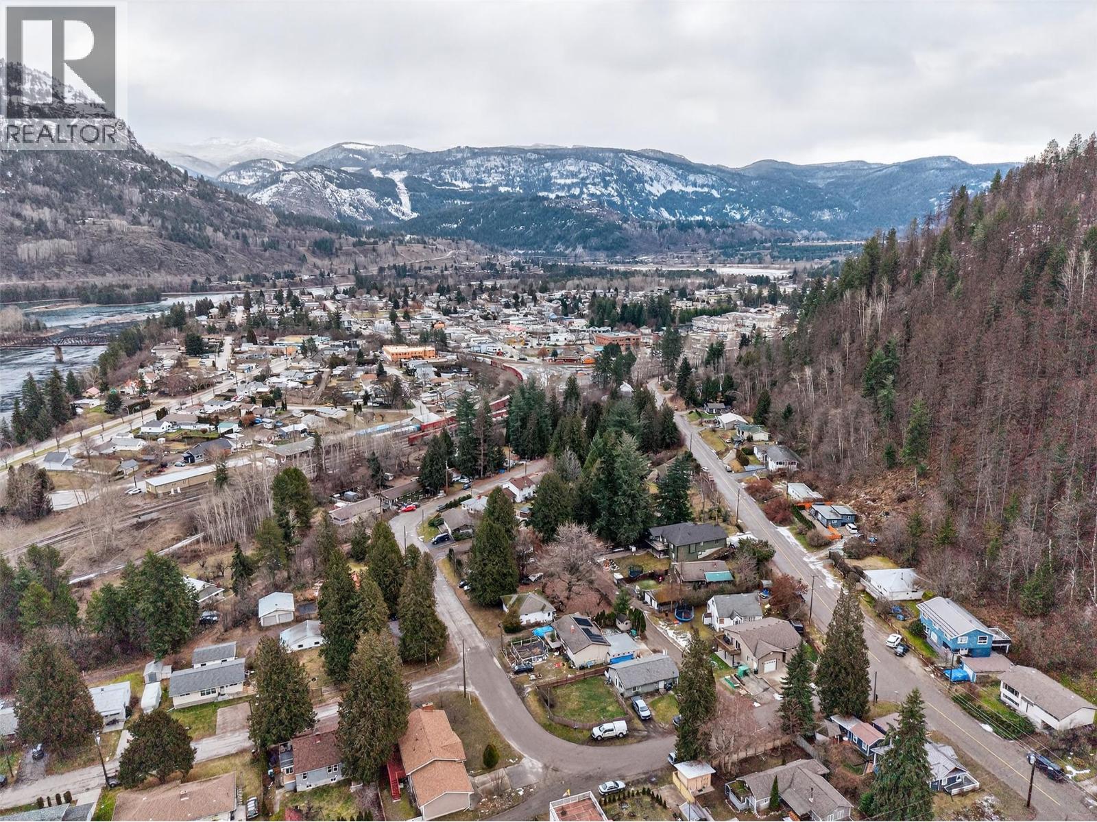 120 Kootenay Avenue, Castlegar