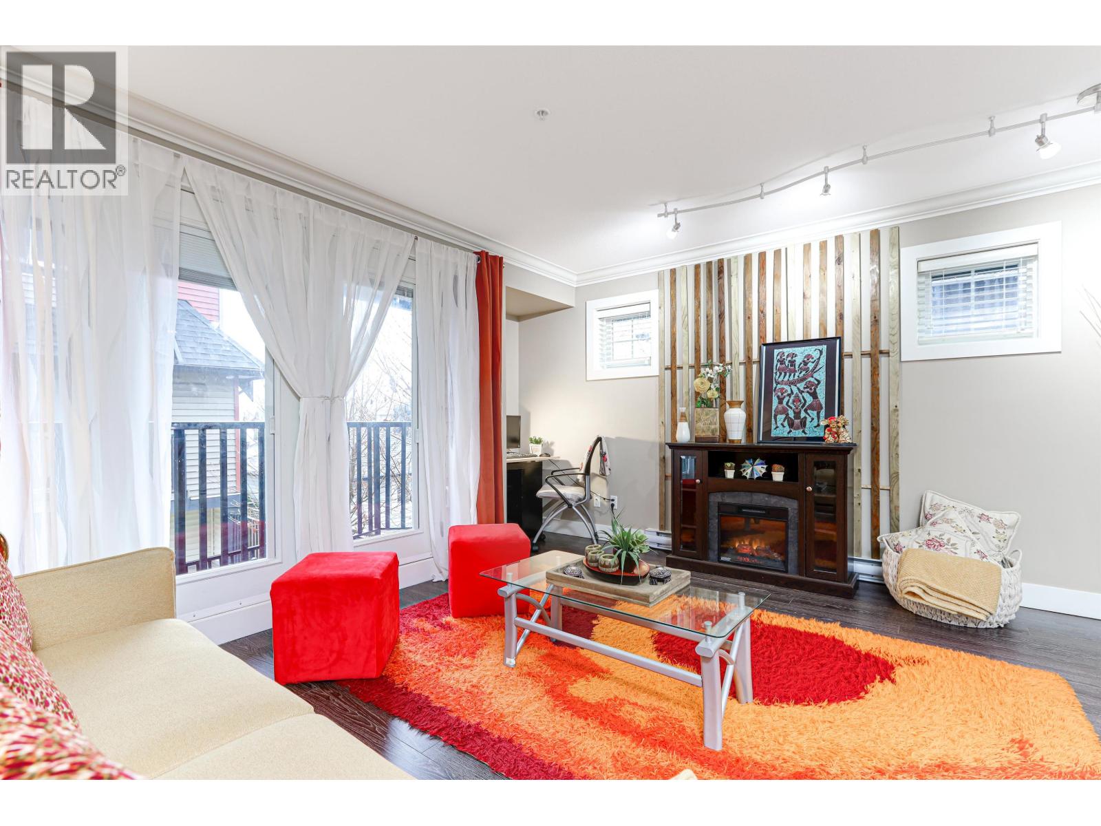 5 305 JARDINE STREET, New Westminster