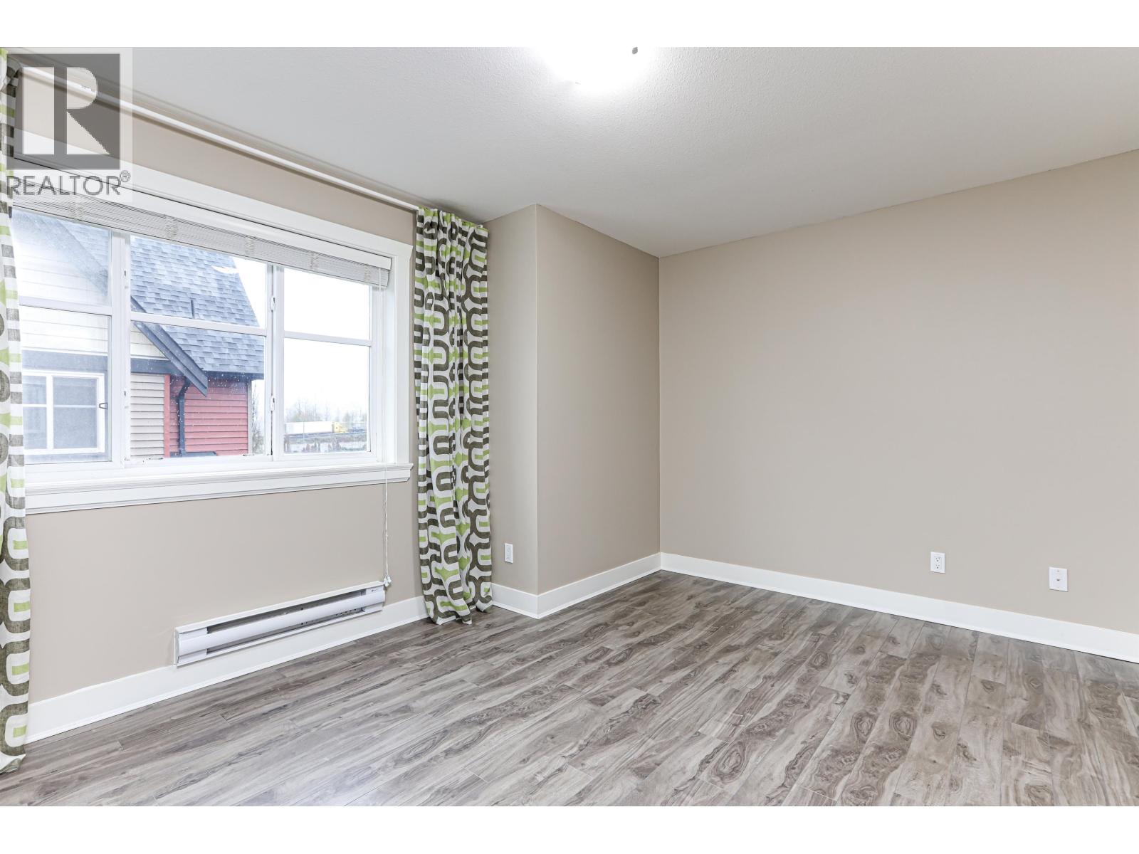 5 305 JARDINE STREET, New Westminster