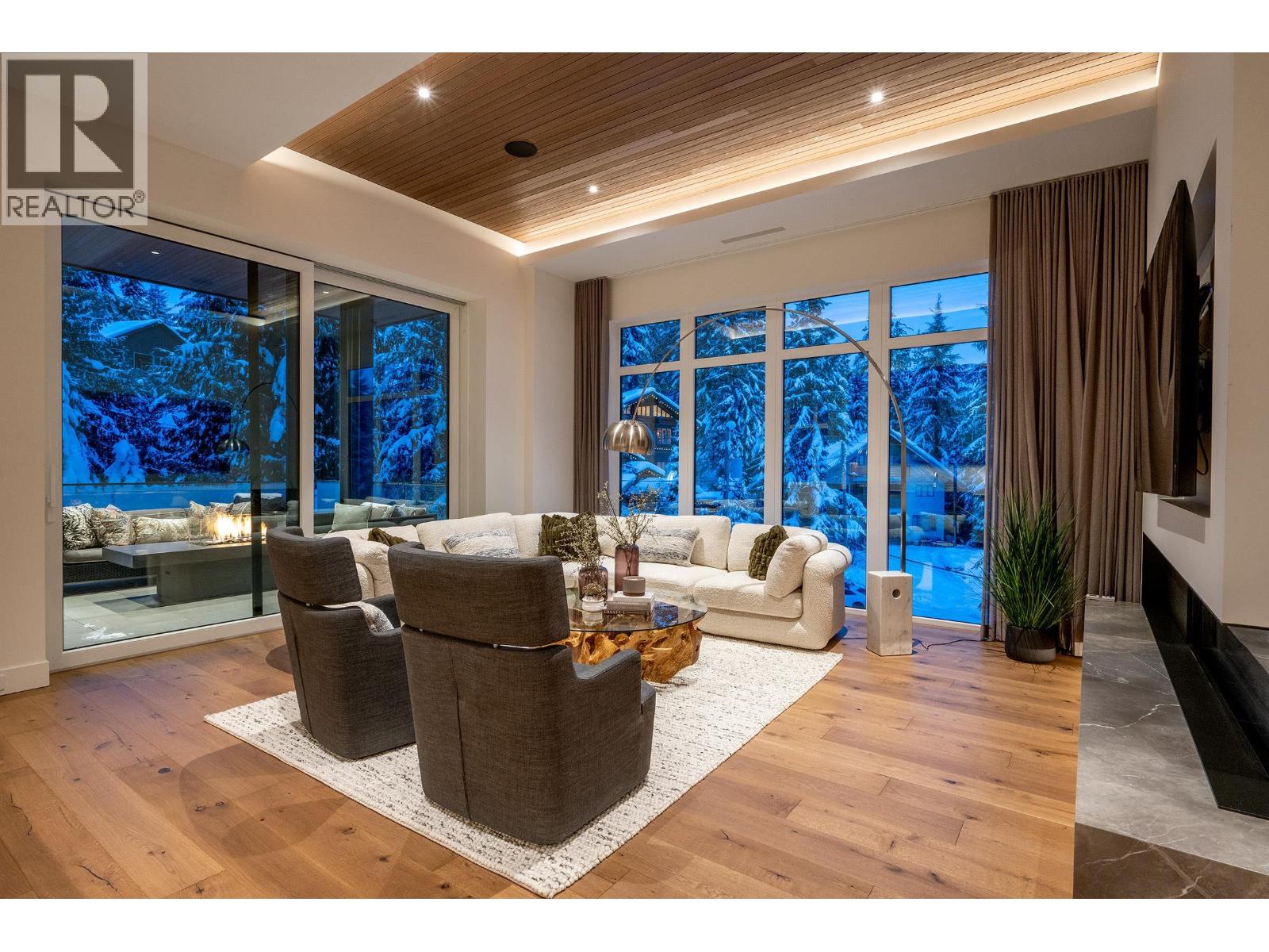 3218 JUNIPER PLACE, Whistler
