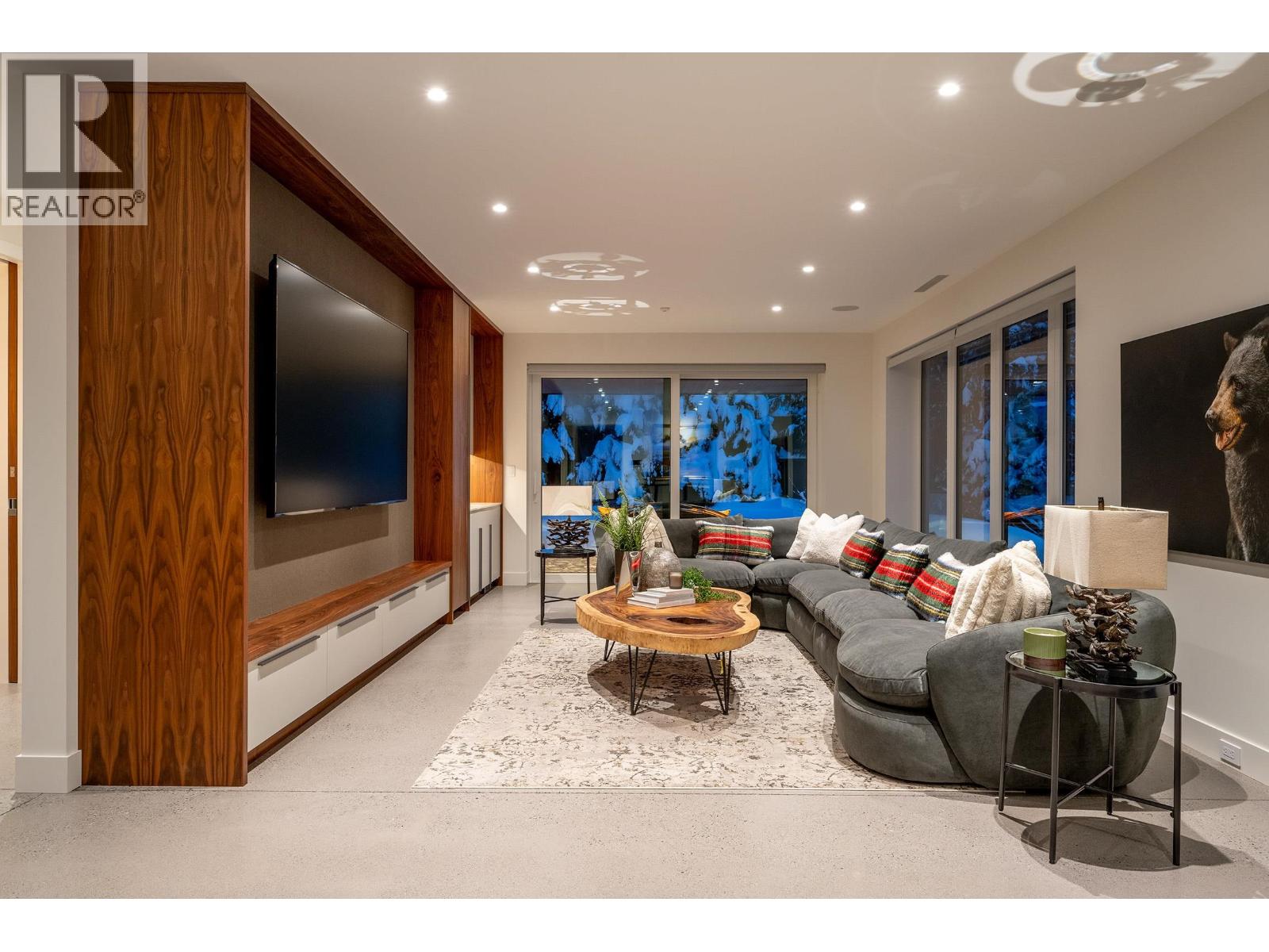 3218 JUNIPER PLACE, Whistler