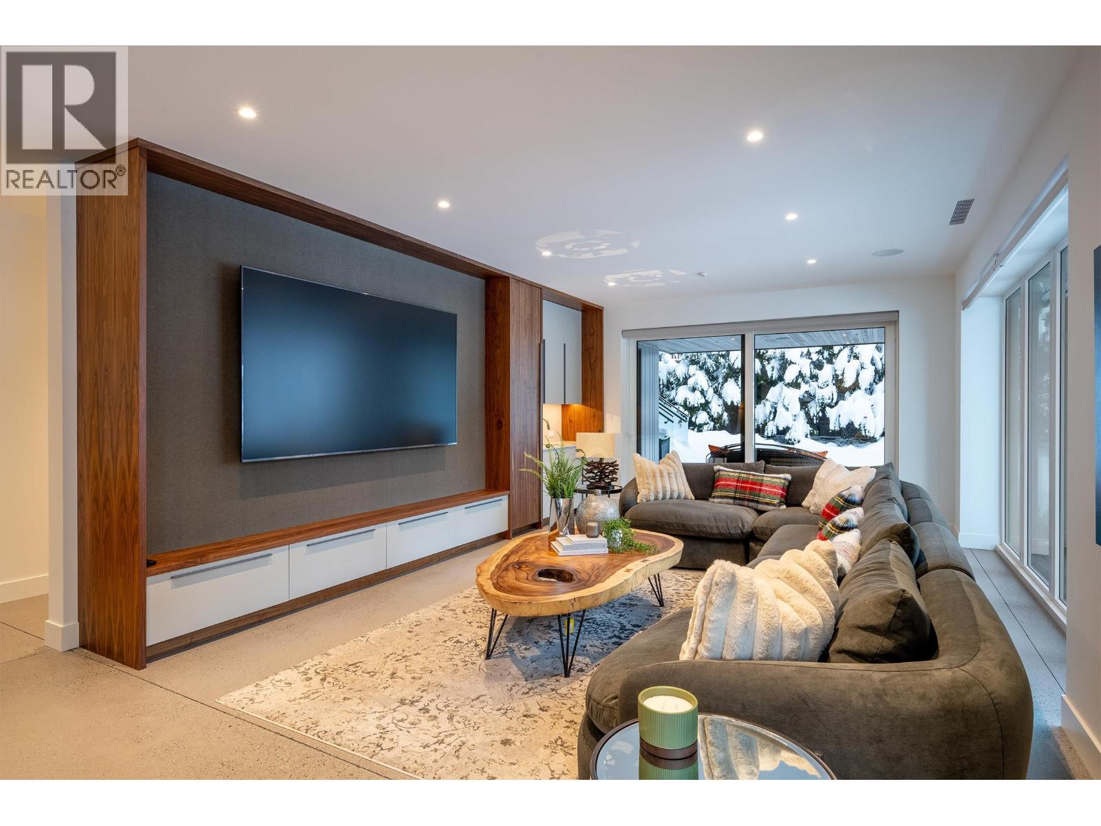 3218 JUNIPER PLACE, Whistler