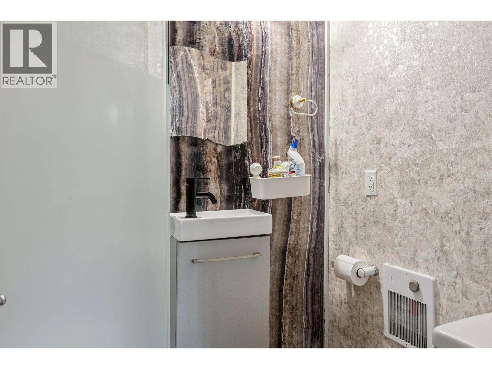 556 BALLANTREE ROAD, West Vancouver