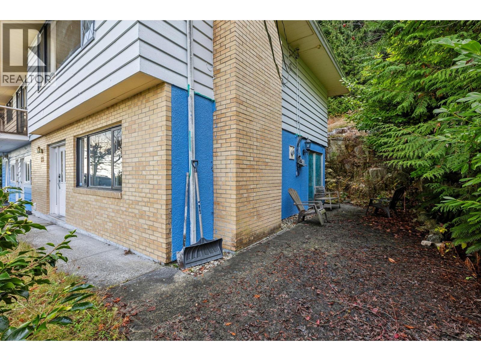 556 BALLANTREE ROAD, West Vancouver