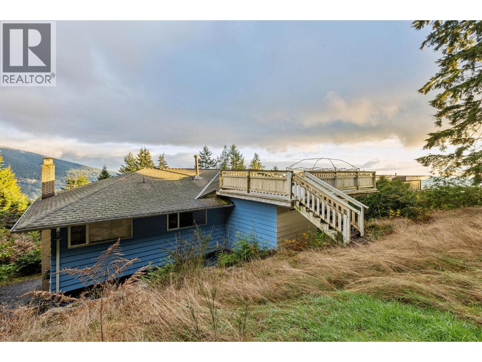 556 BALLANTREE ROAD, West Vancouver