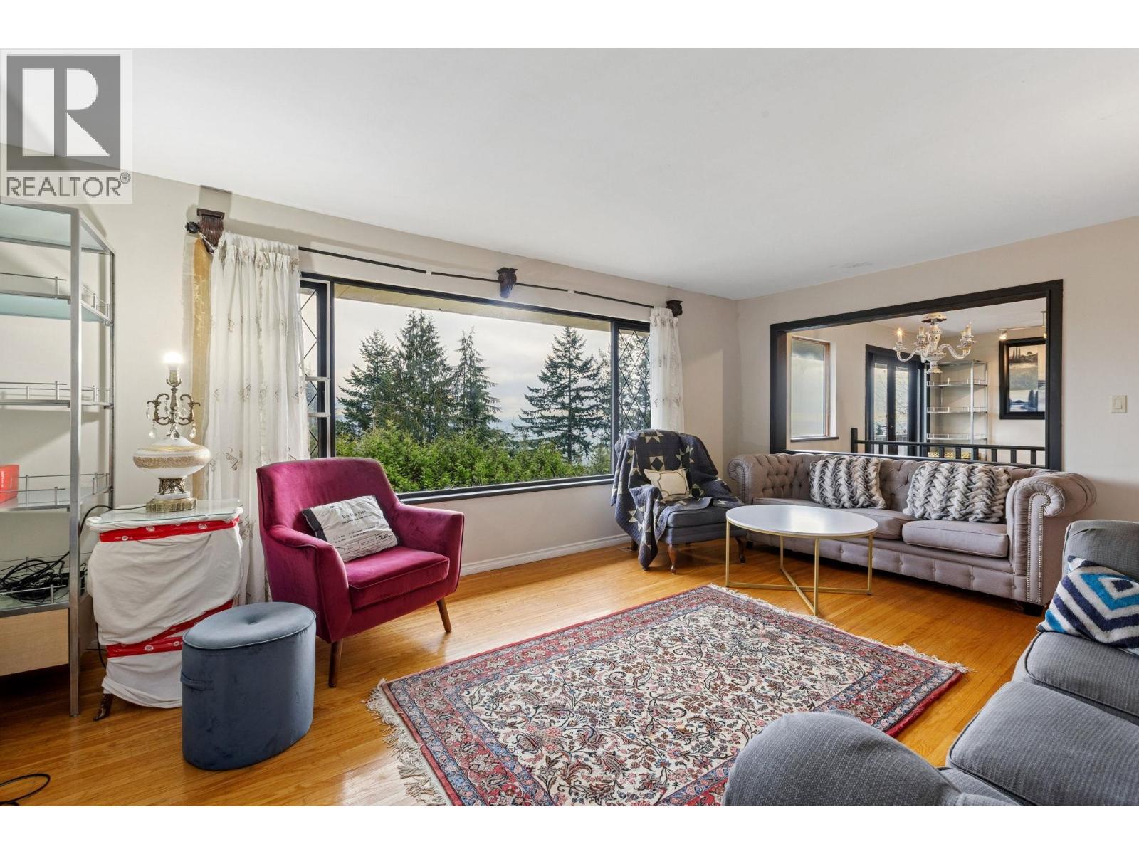 556 BALLANTREE ROAD, West Vancouver