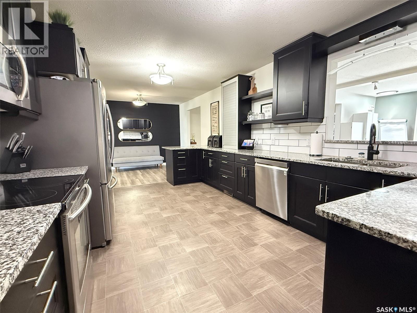 Single Family House Bi-level for Sale in  JUBILEE DRIVE Swift Current 