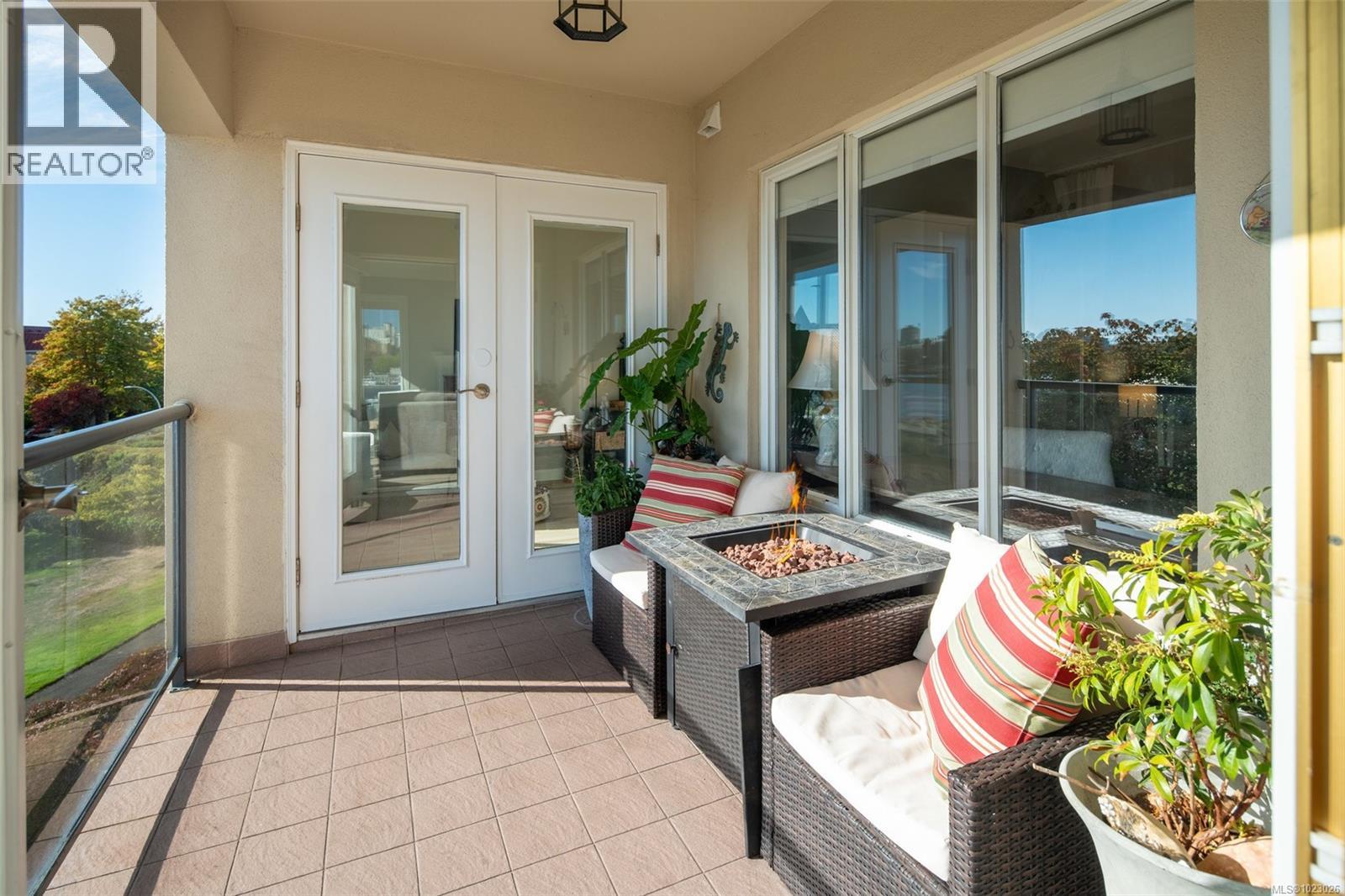 303 50 Songhees Road, Victoria