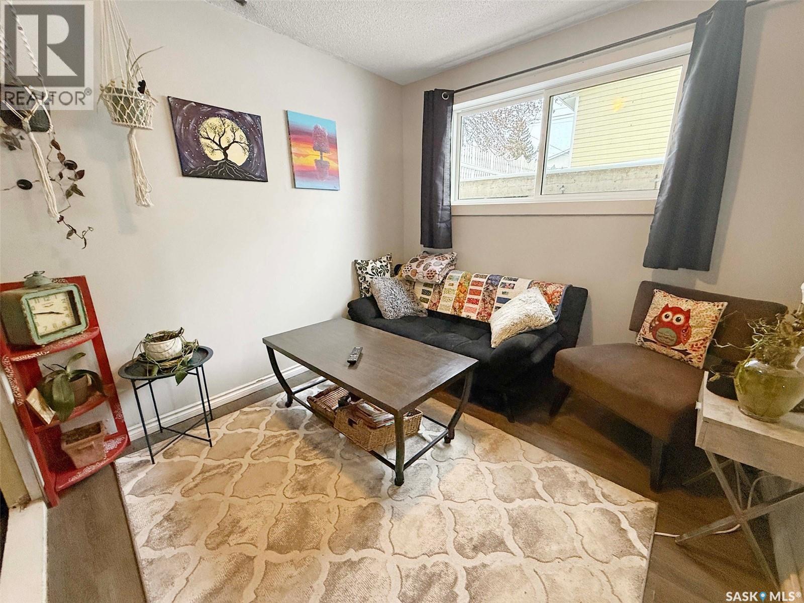 Single Family House Bungalow for Sale in  th AVENUE NE Swift Current 