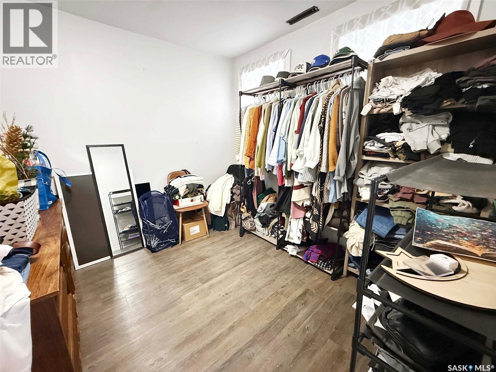 Single Family House Bungalow for Sale in  th AVENUE NE Swift Current 