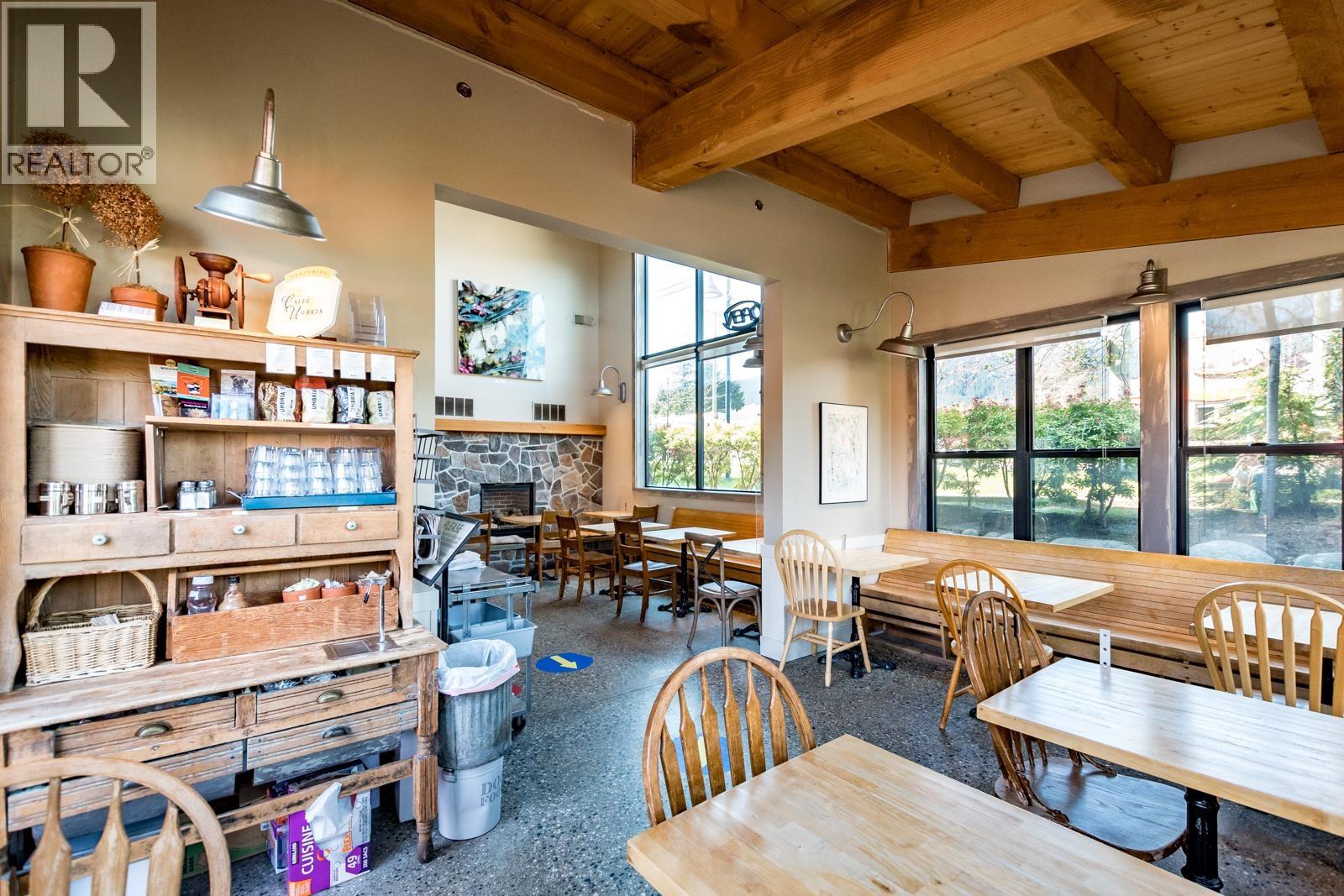 102 1001 GIBSONS WAY, Gibsons