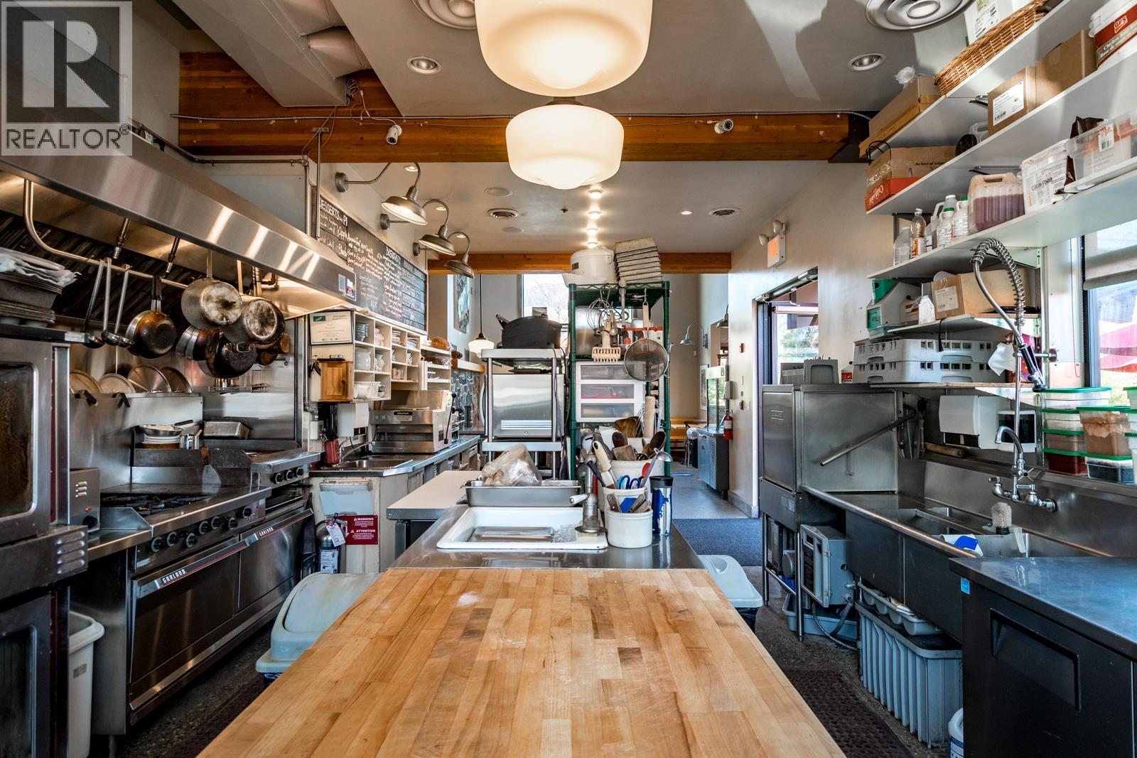 102 1001 GIBSONS WAY, Gibsons