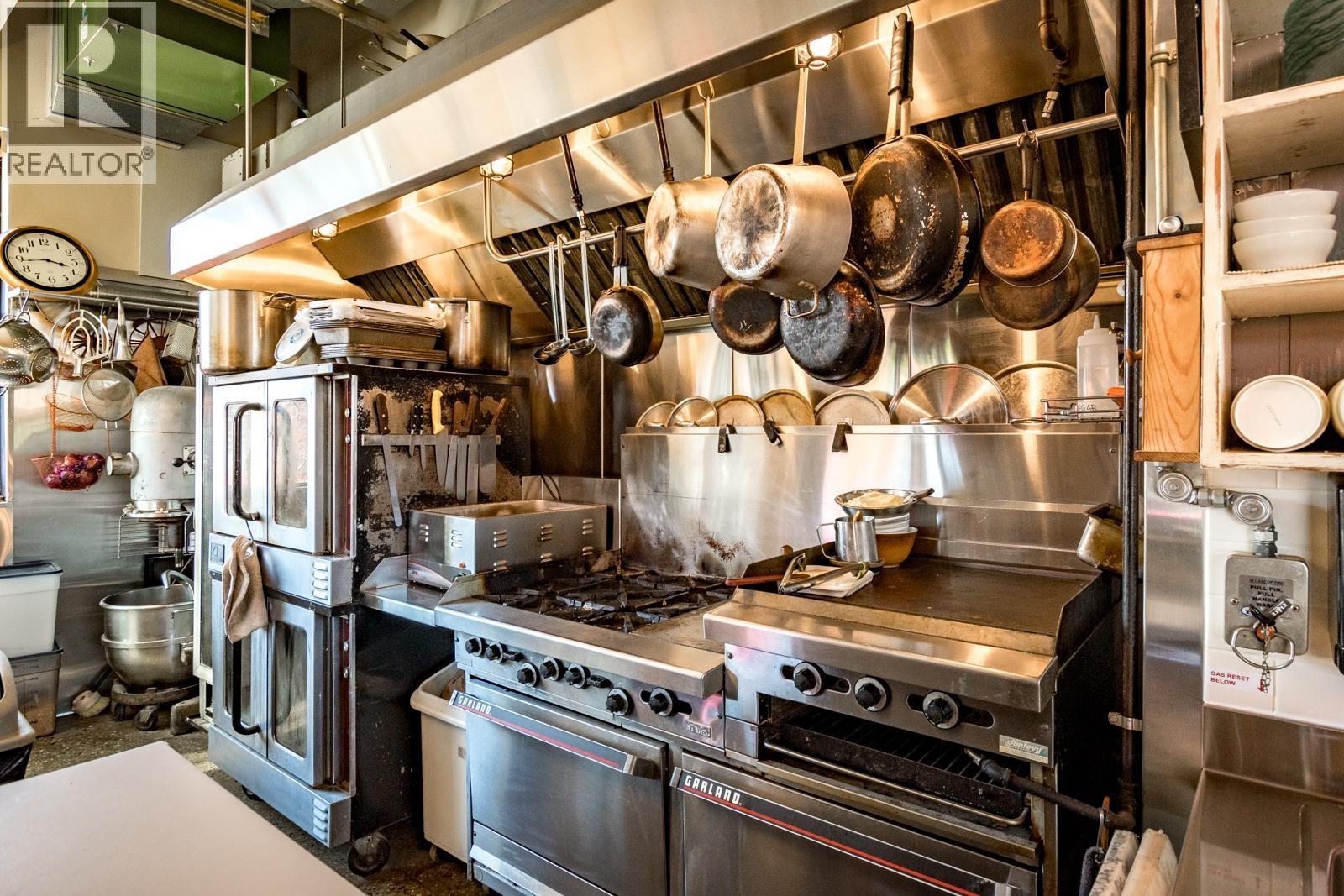 102 1001 GIBSONS WAY, Gibsons