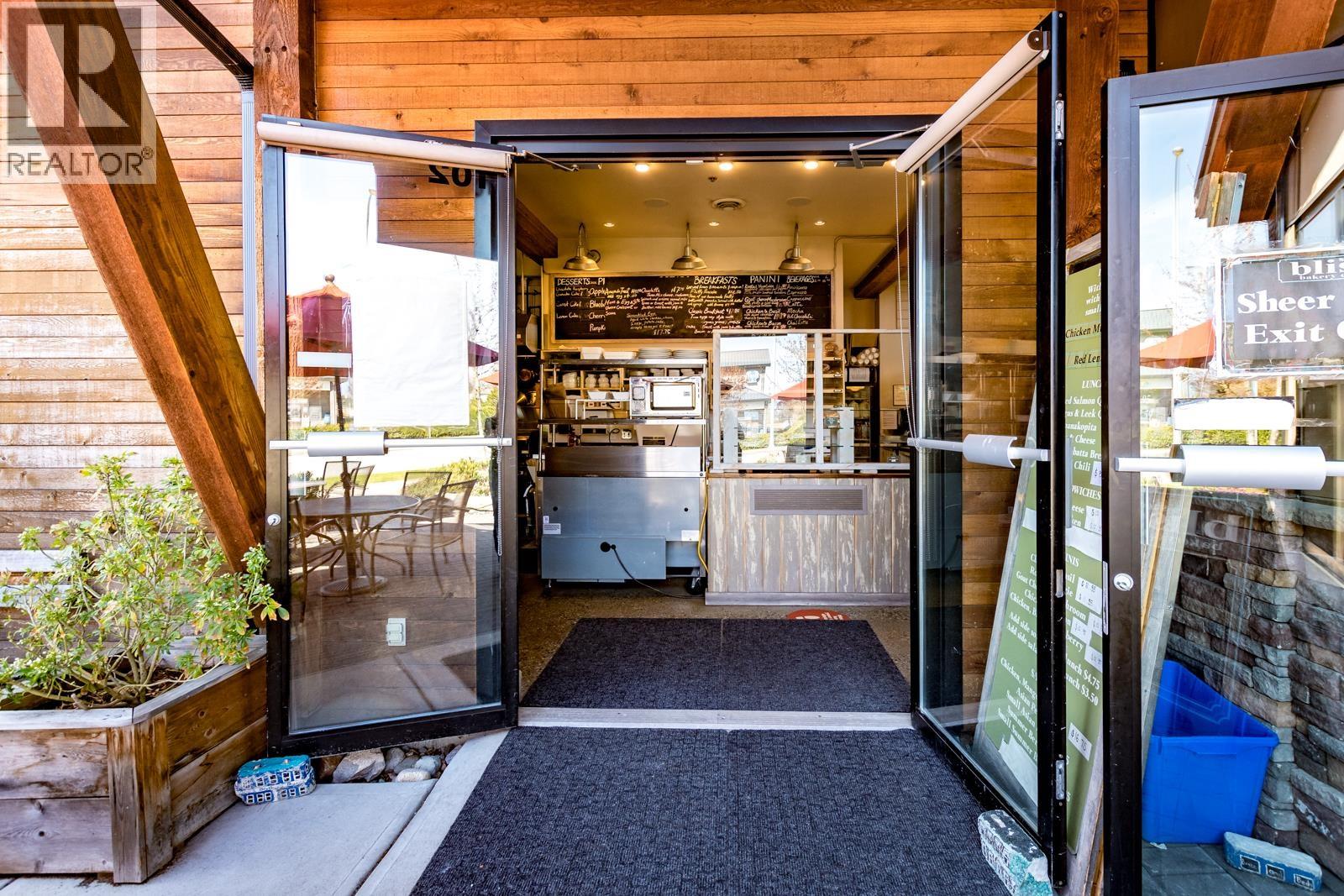 102 1001 GIBSONS WAY, Gibsons