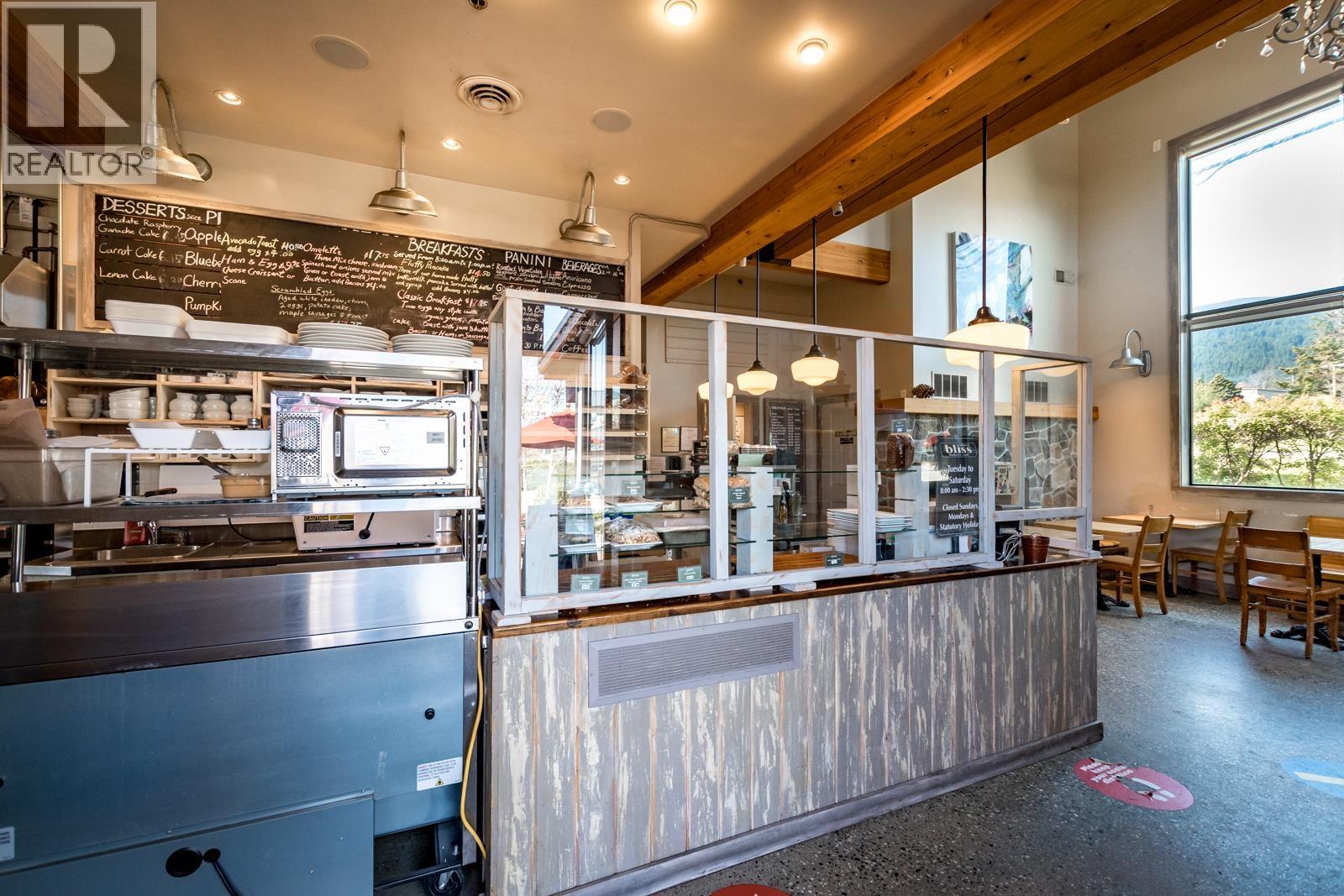 102 1001 GIBSONS WAY, Gibsons