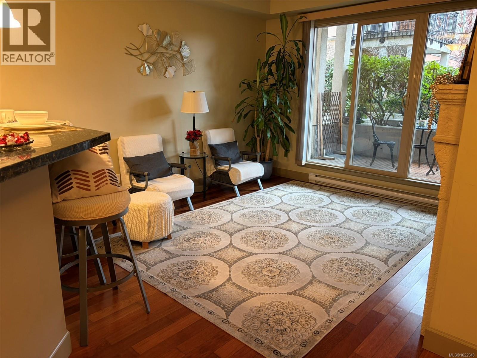 210 1620 McKenzie Avenue, Saanich