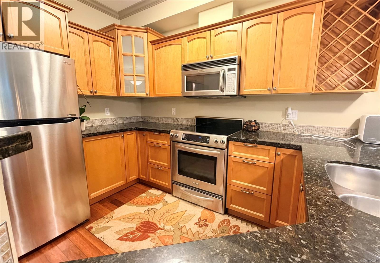 210 1620 McKenzie Avenue, Saanich