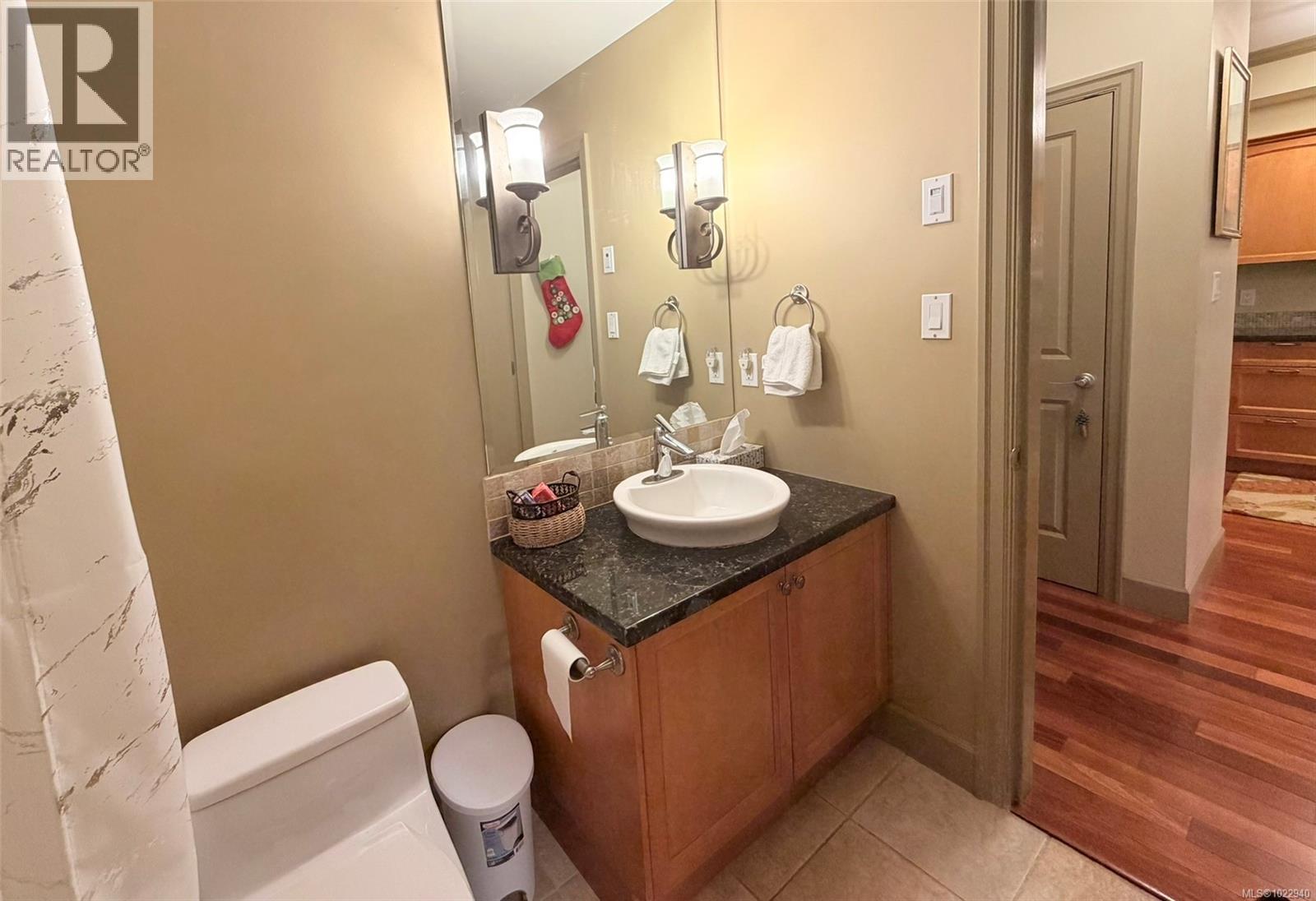 210 1620 McKenzie Avenue, Saanich