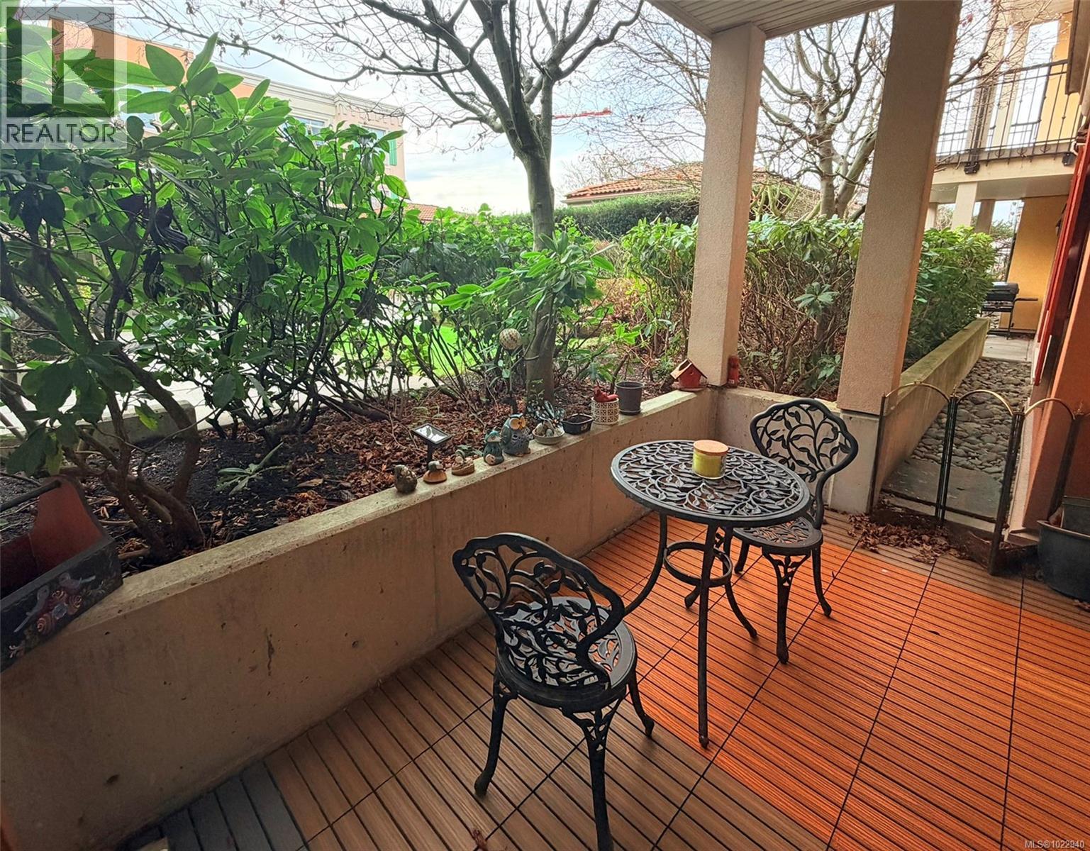 210 1620 McKenzie Avenue, Saanich