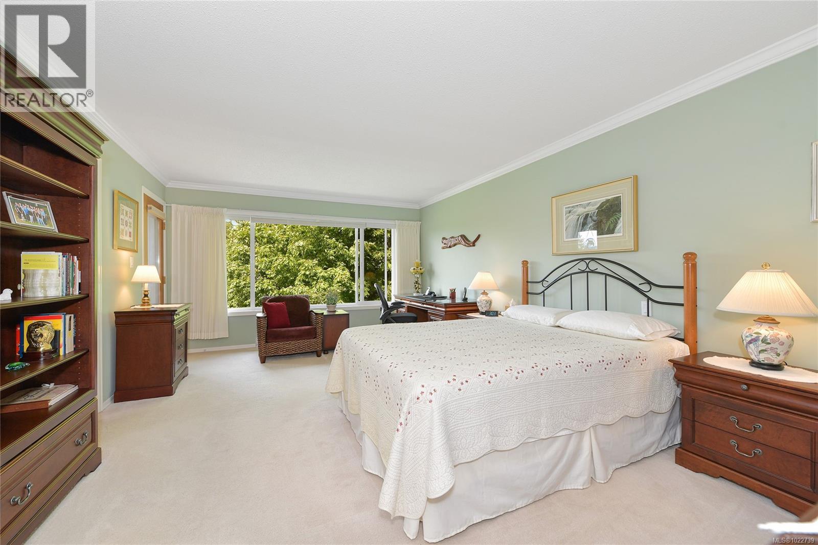 913 2829 Arbutus Road, Saanich