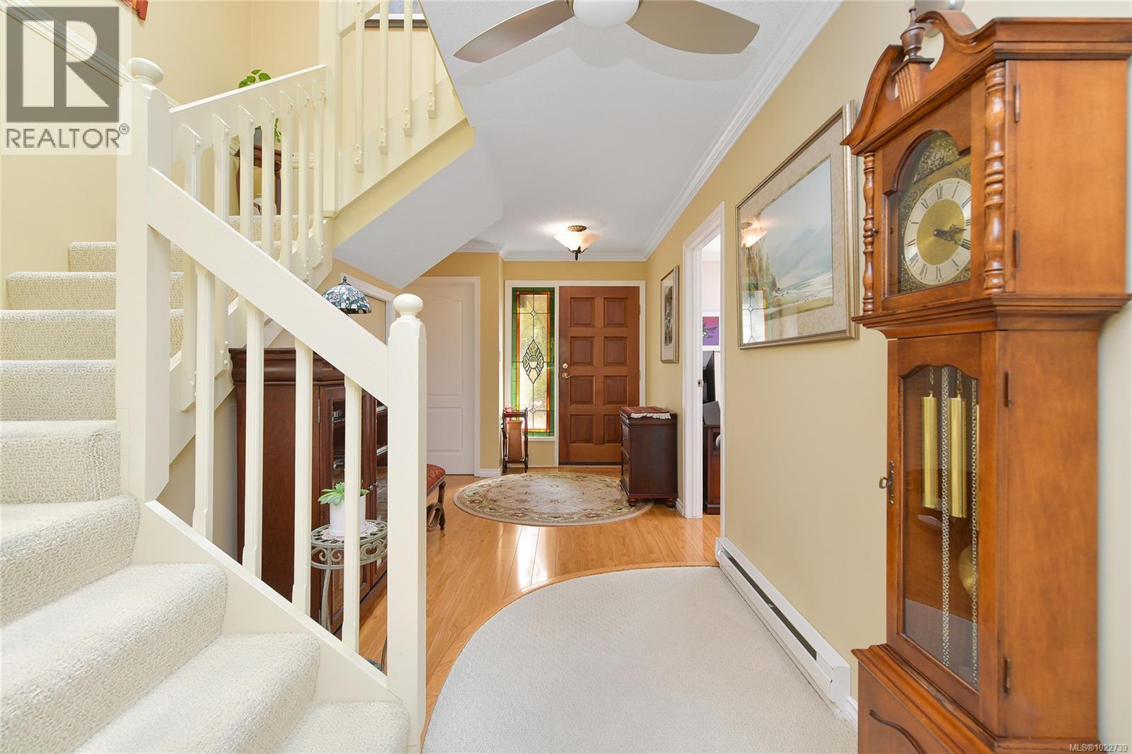 913 2829 Arbutus Road, Saanich