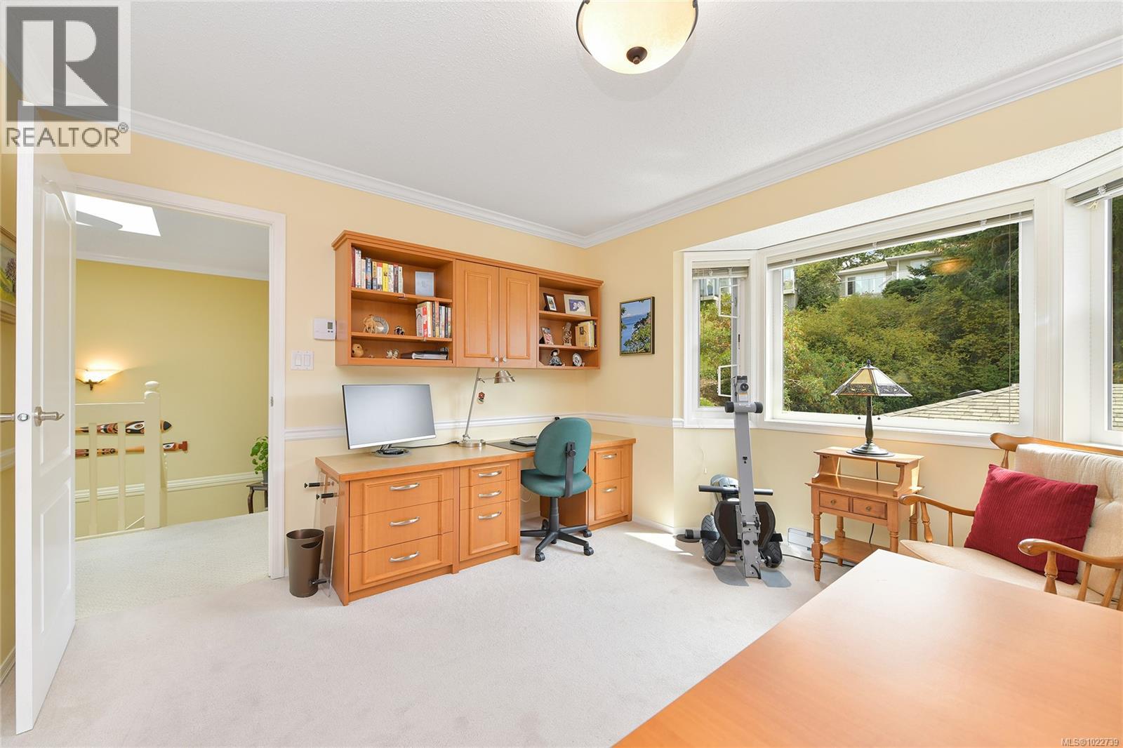 913 2829 Arbutus Road, Saanich