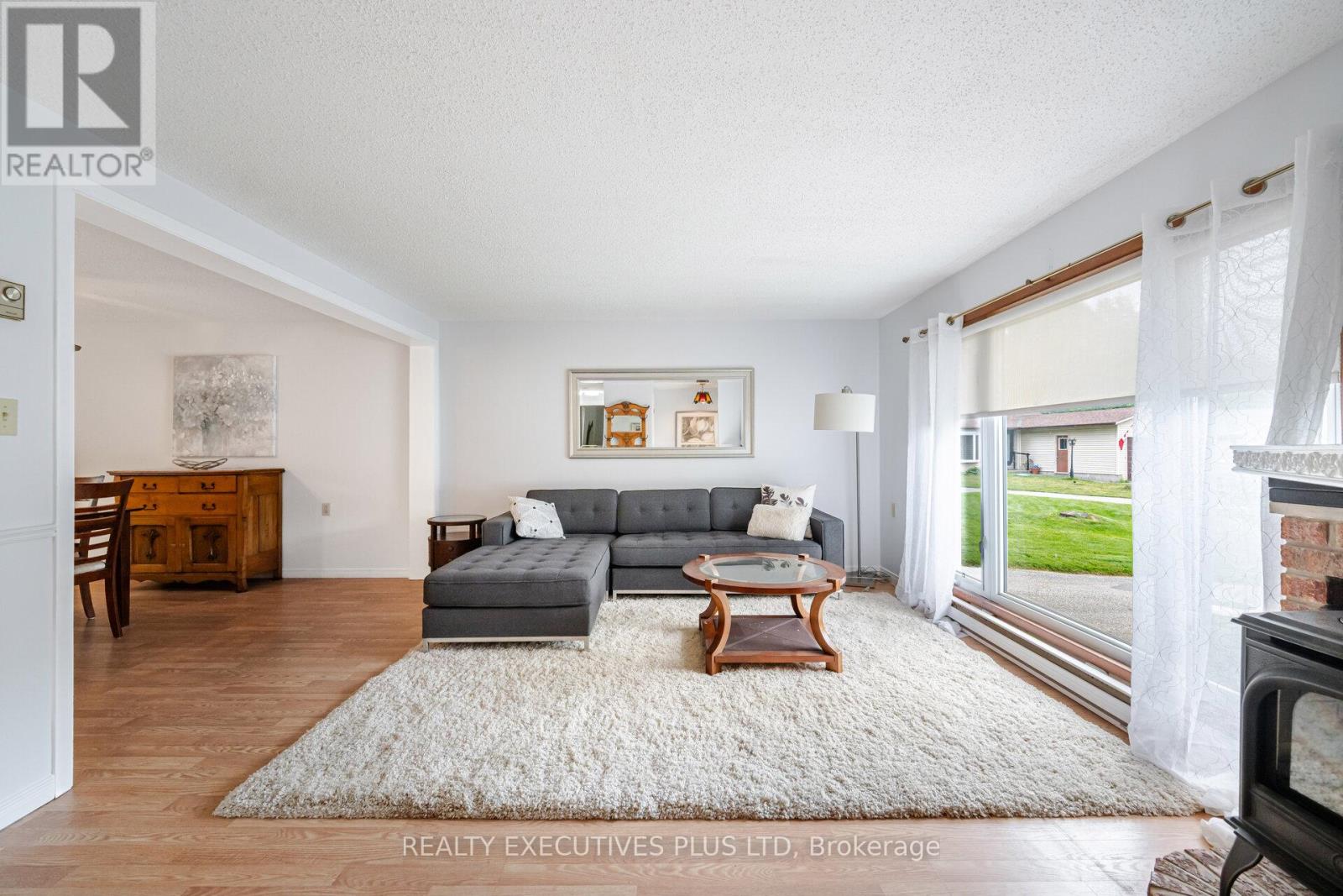 5 PINEVIEW COURT - 11
