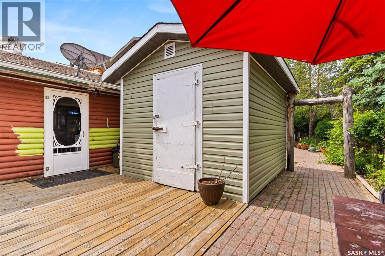 4 Regina AVENUE — photo 11