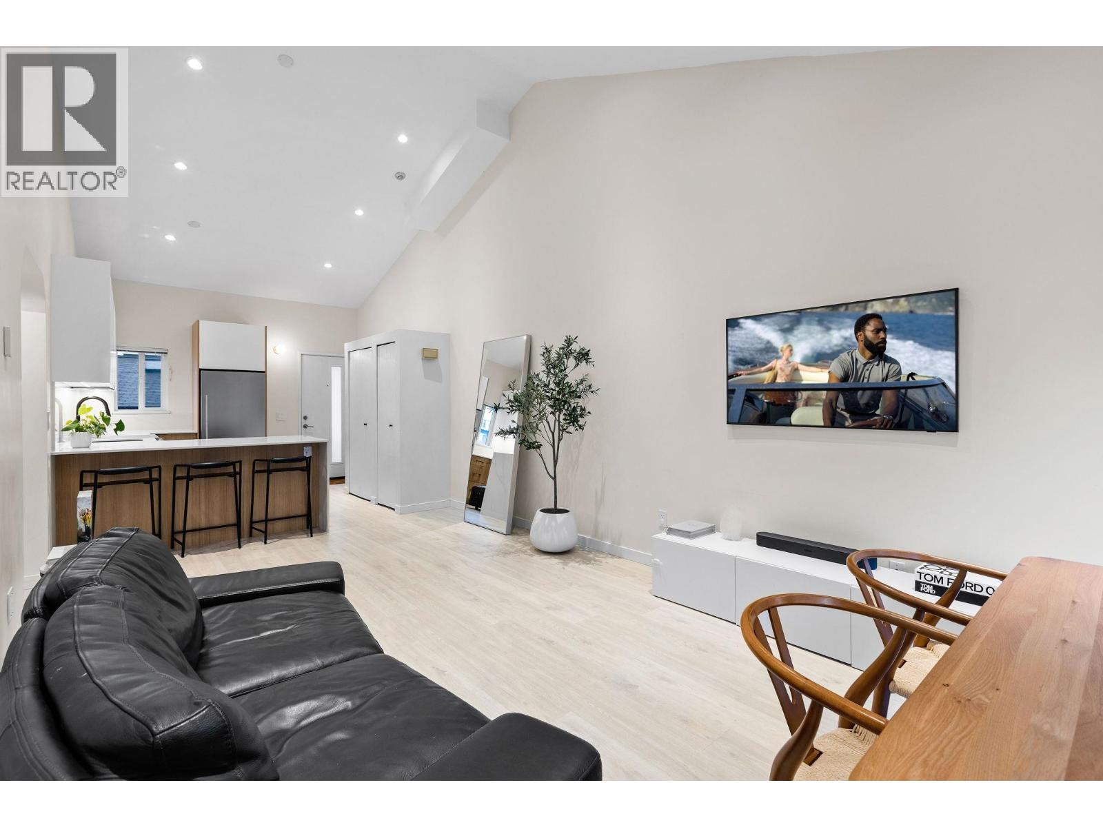 408 1363 CLYDE AVENUE, West Vancouver