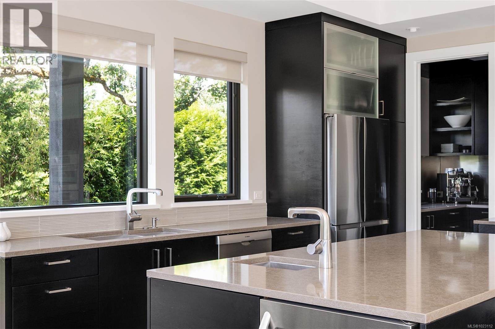  3724 Arbutus Ridge, Saanich