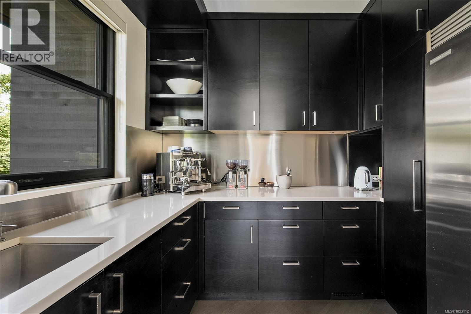  3724 Arbutus Ridge, Saanich