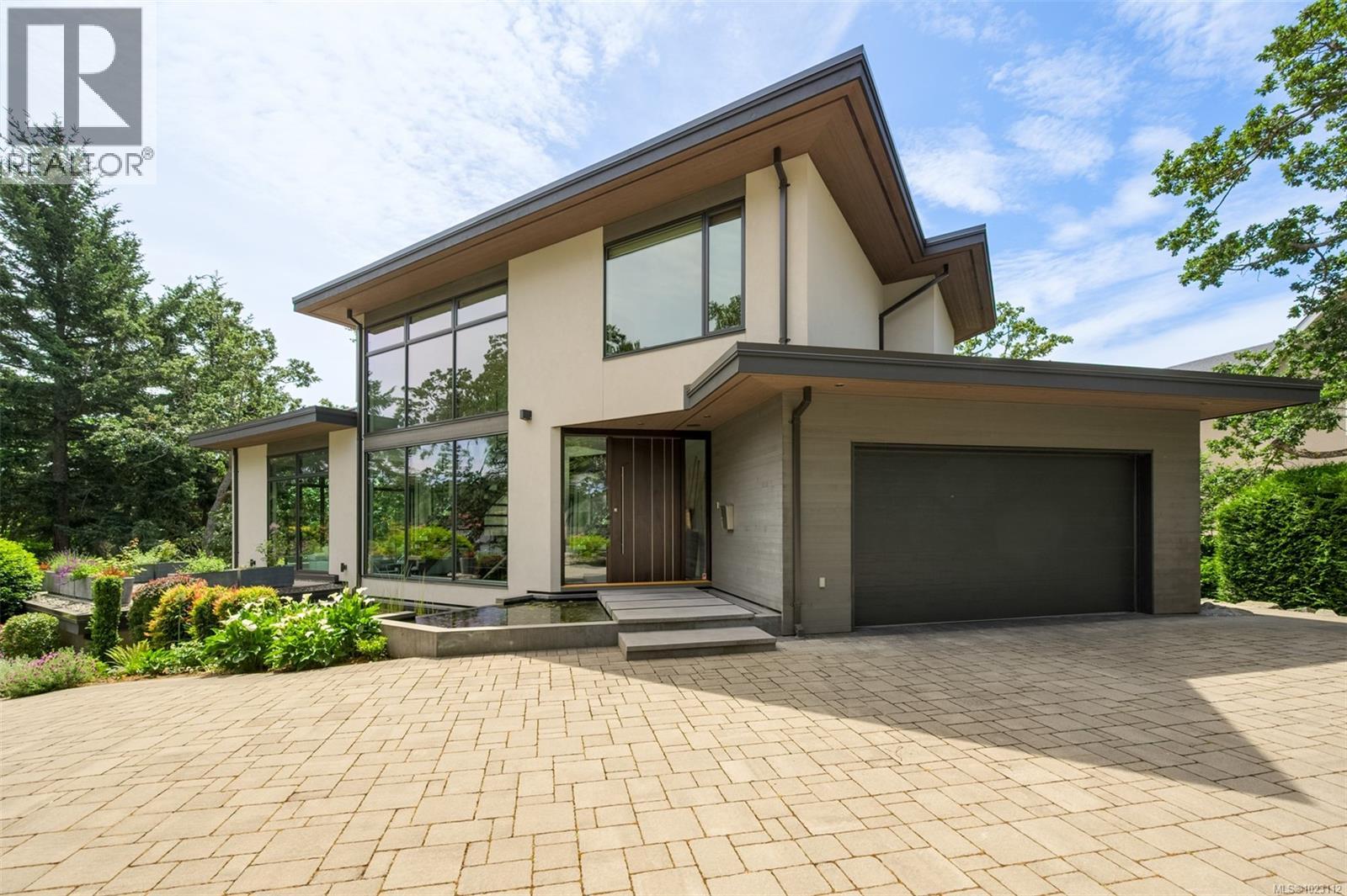  3724 Arbutus Ridge, Saanich