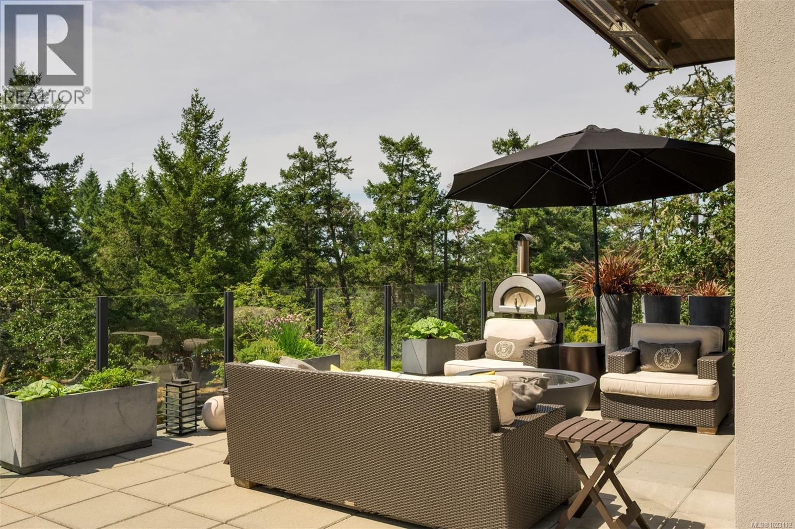  3724 Arbutus Ridge, Saanich