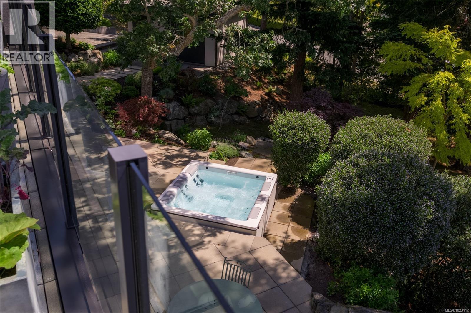  3724 Arbutus Ridge, Saanich