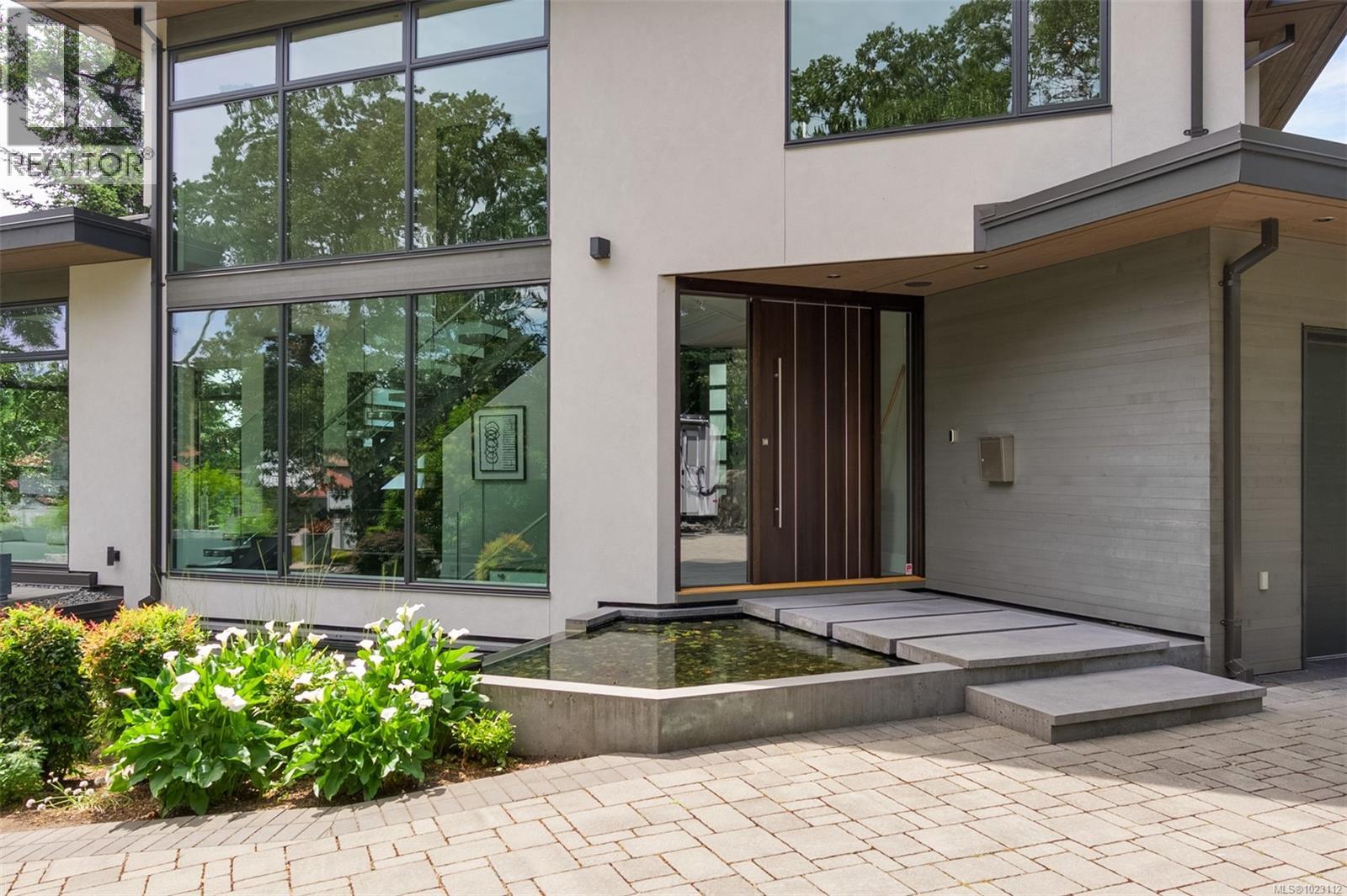  3724 Arbutus Ridge, Saanich