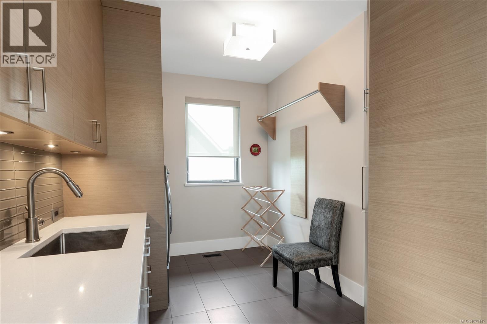  3724 Arbutus Ridge, Saanich