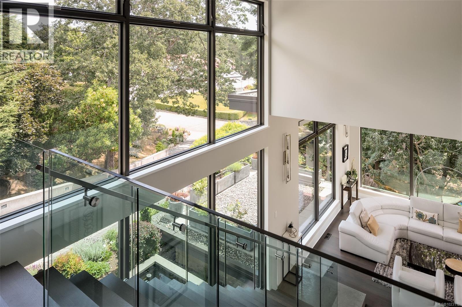  3724 Arbutus Ridge, Saanich