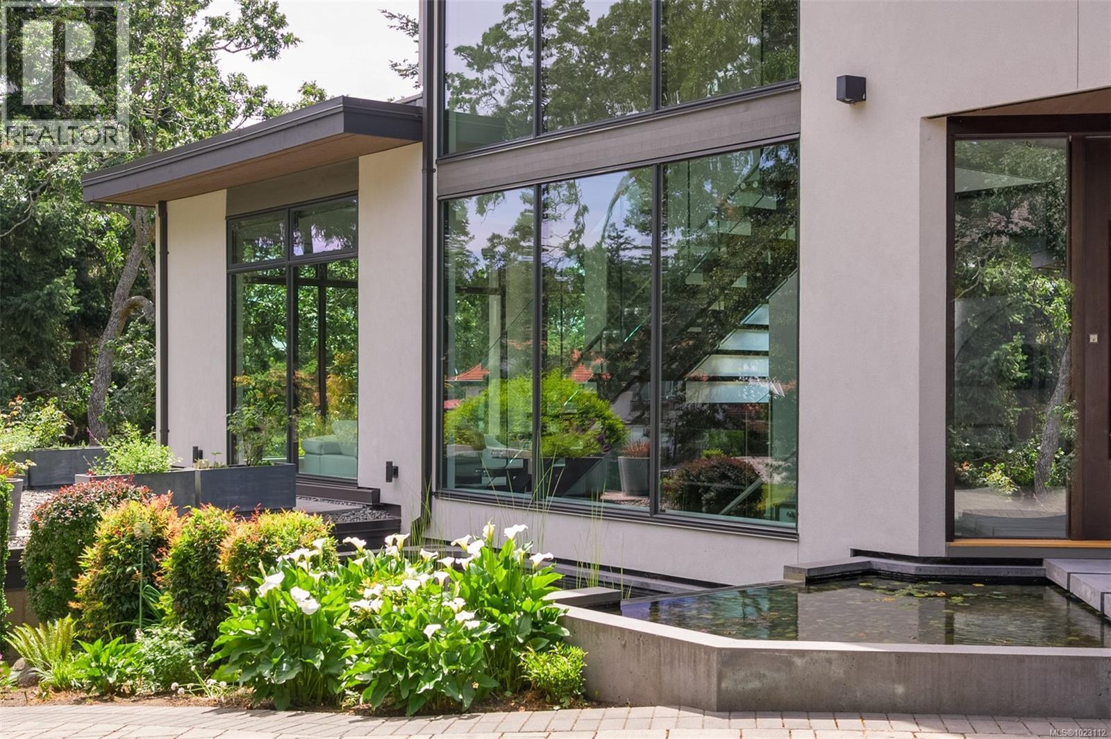  3724 Arbutus Ridge, Saanich