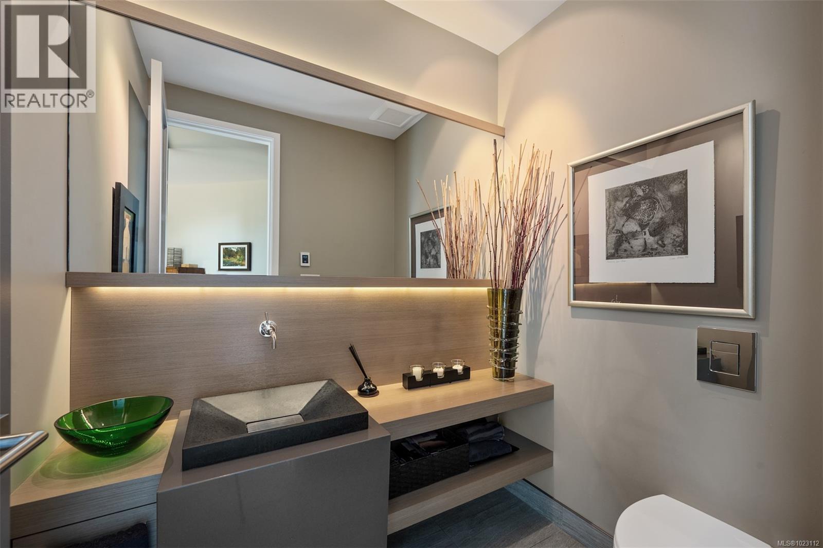  3724 Arbutus Ridge, Saanich