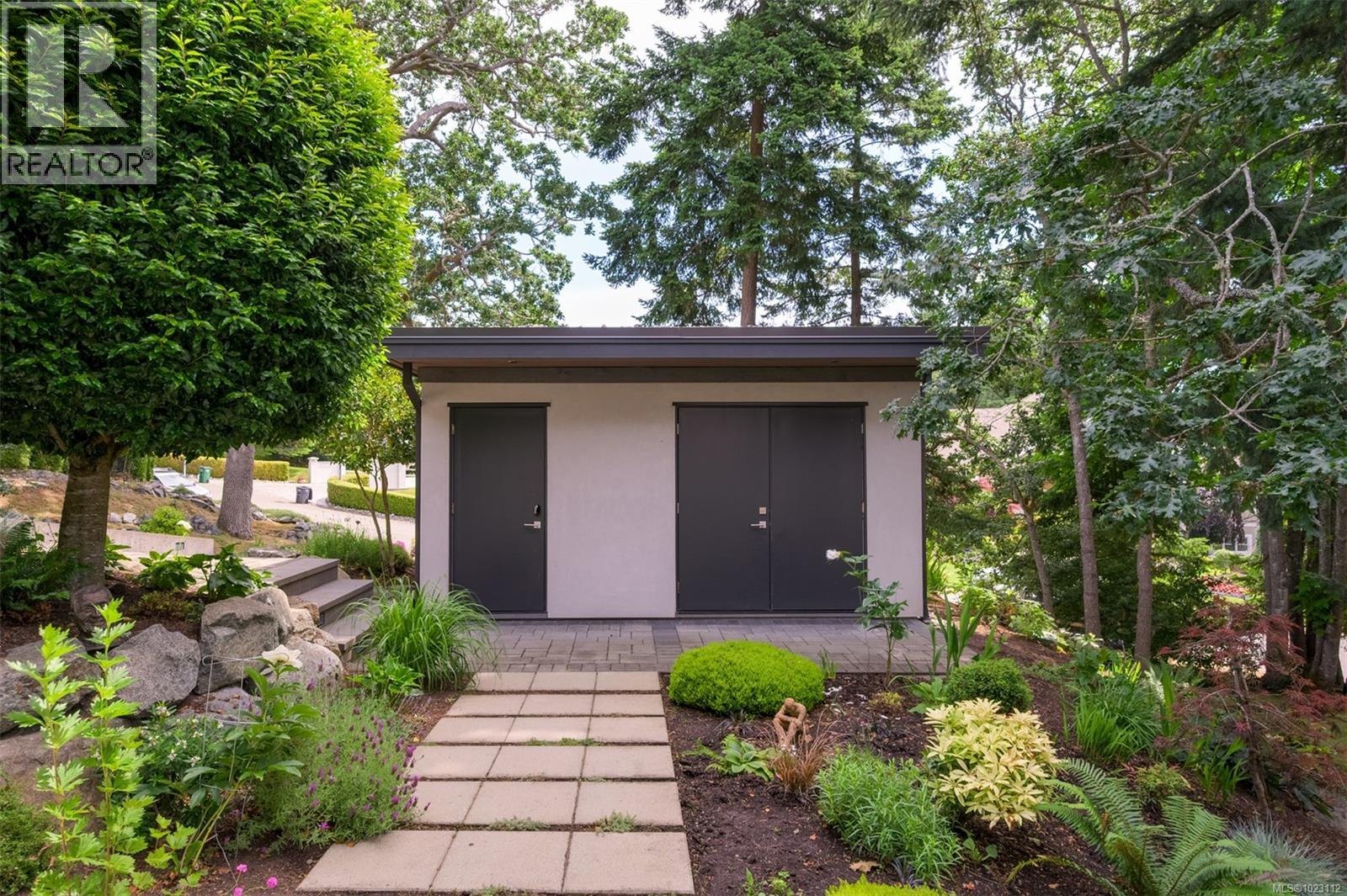  3724 Arbutus Ridge, Saanich