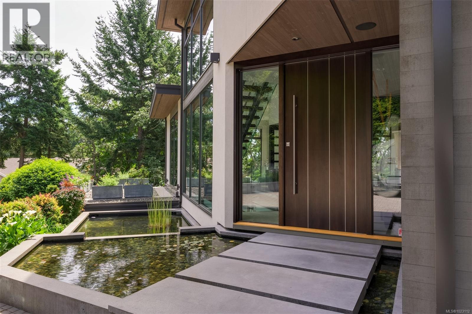  3724 Arbutus Ridge, Saanich