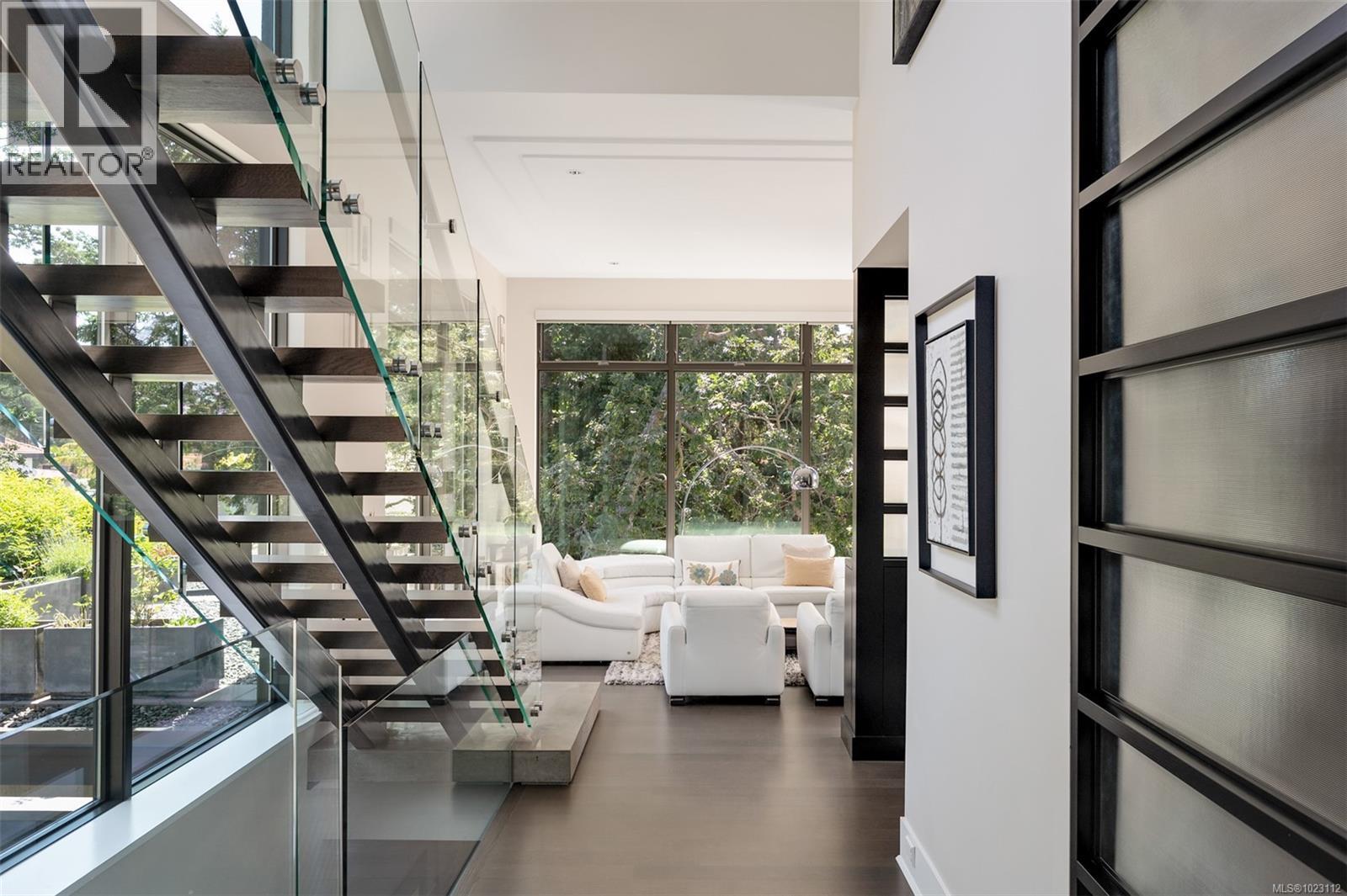  3724 Arbutus Ridge, Saanich