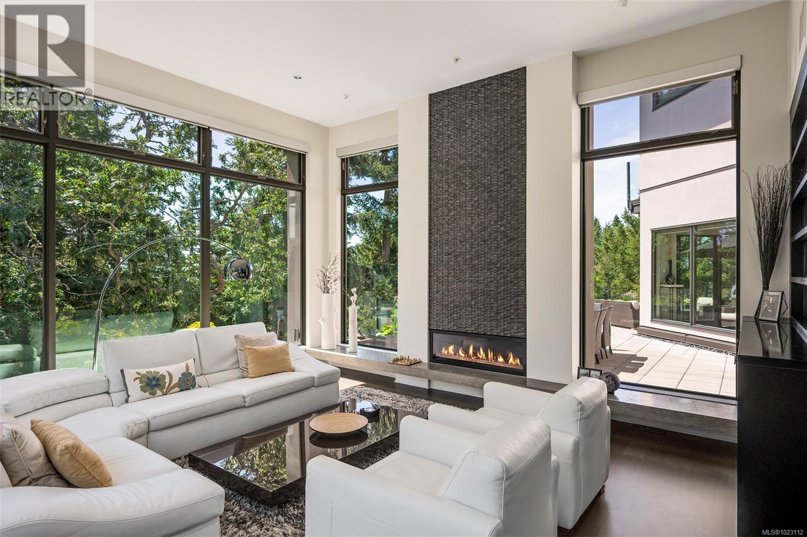  3724 Arbutus Ridge, Saanich