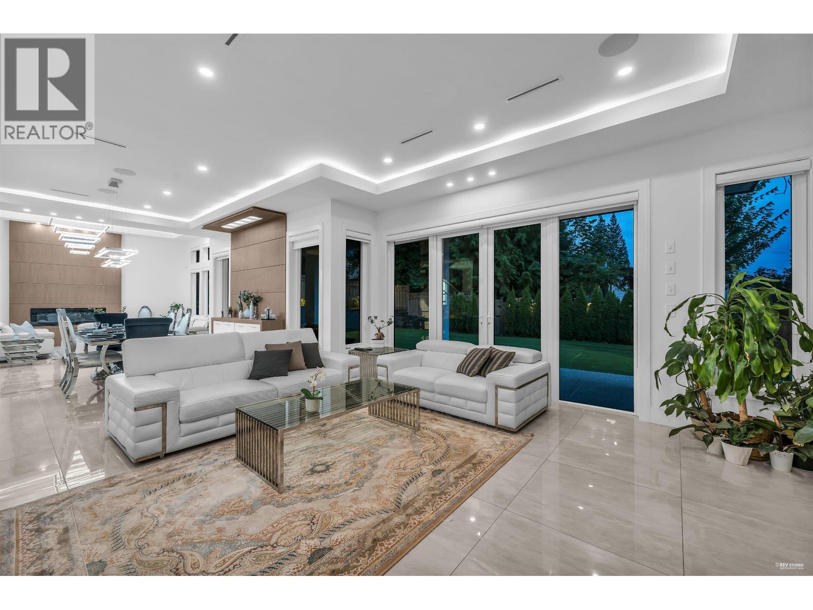 929 CANYON BOULEVARD, North Vancouver