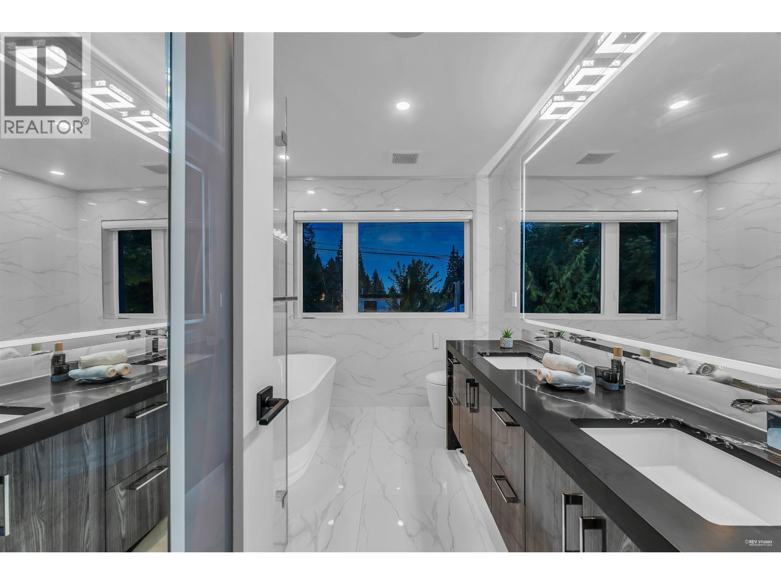 929 CANYON BOULEVARD, North Vancouver