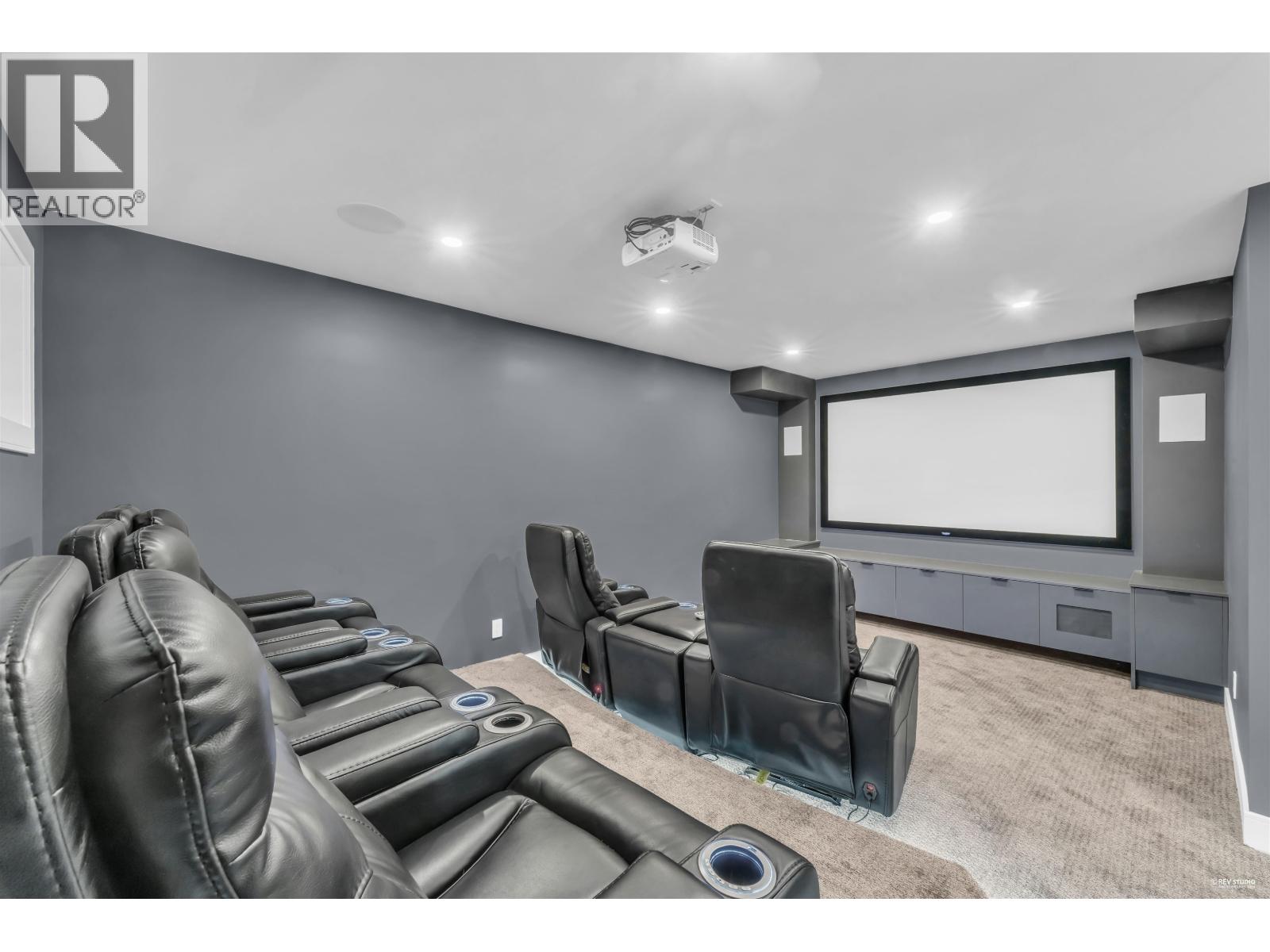 929 CANYON BOULEVARD, North Vancouver