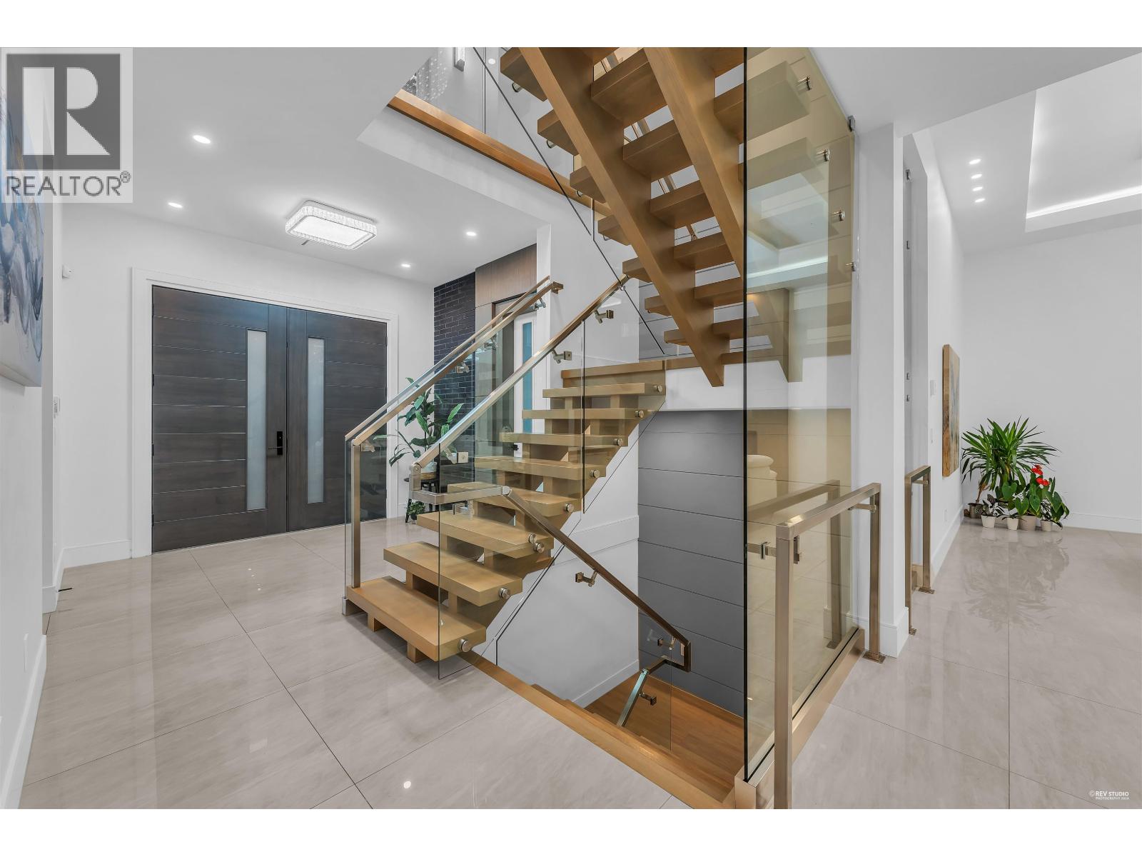 929 CANYON BOULEVARD, North Vancouver