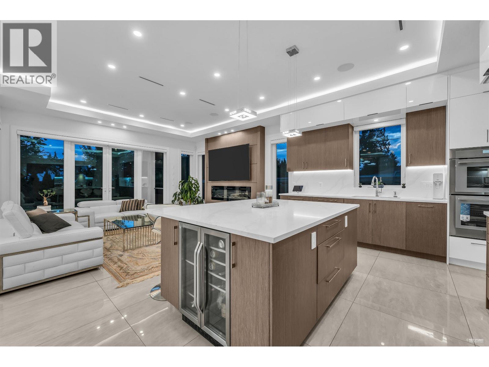 929 CANYON BOULEVARD, North Vancouver