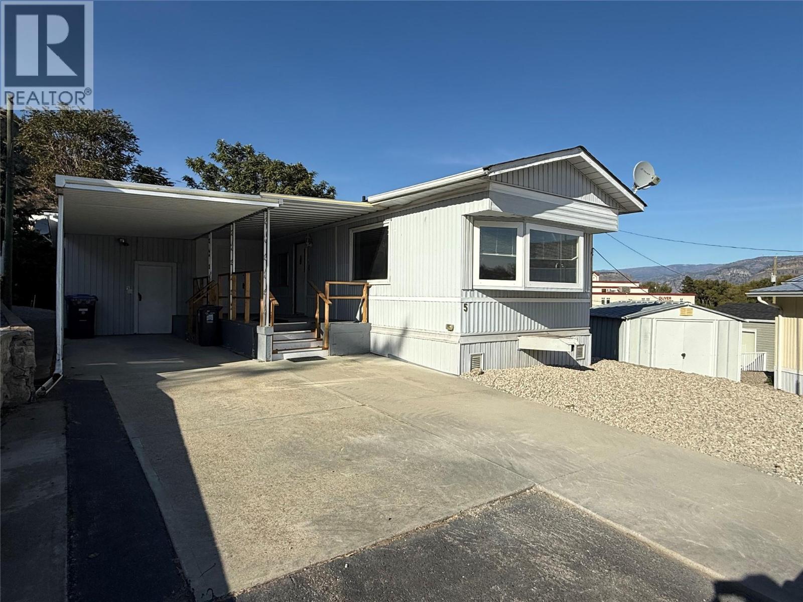 5 6822 Leighton Crescent, Oliver