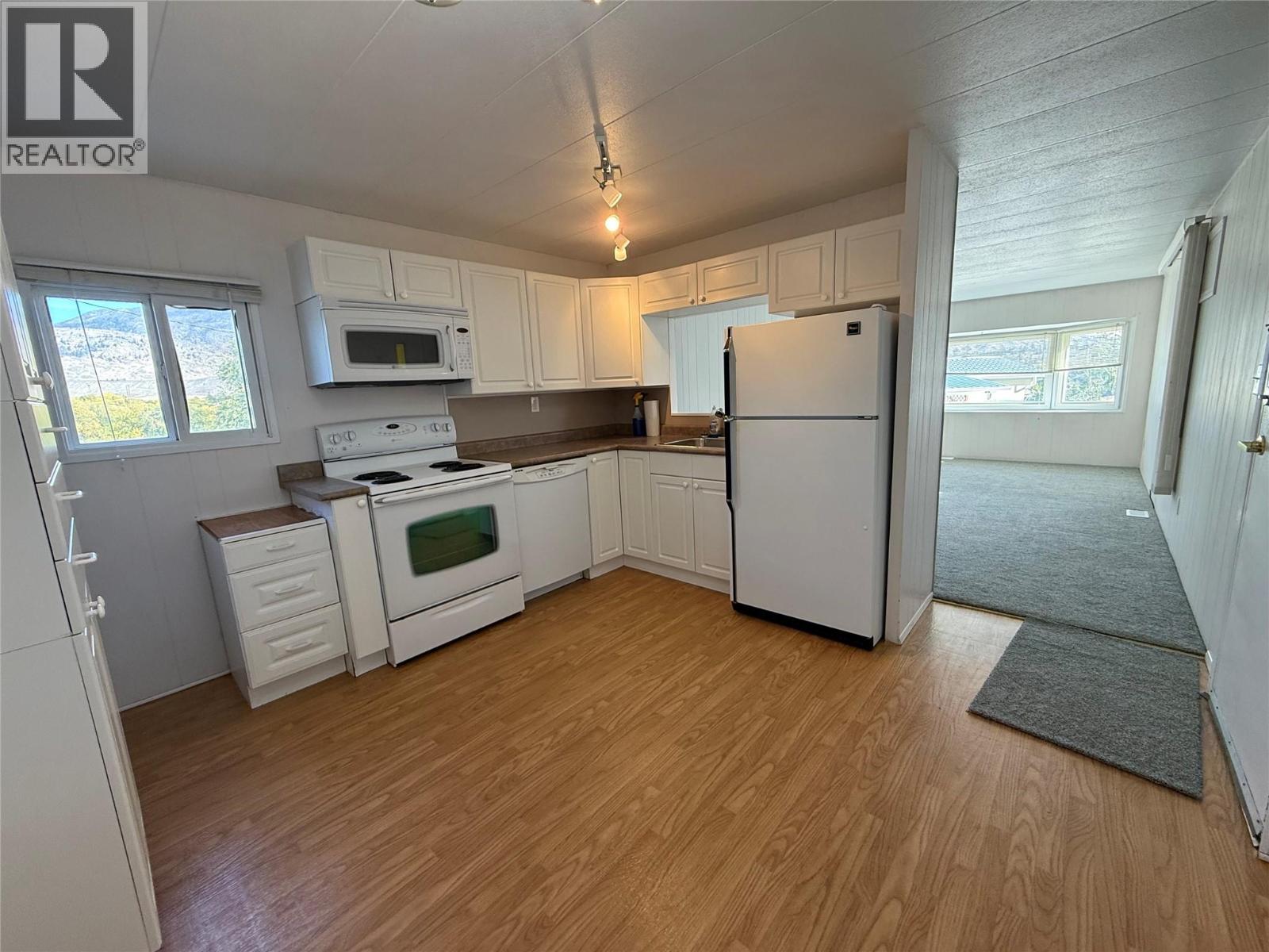 5 6822 Leighton Crescent, Oliver